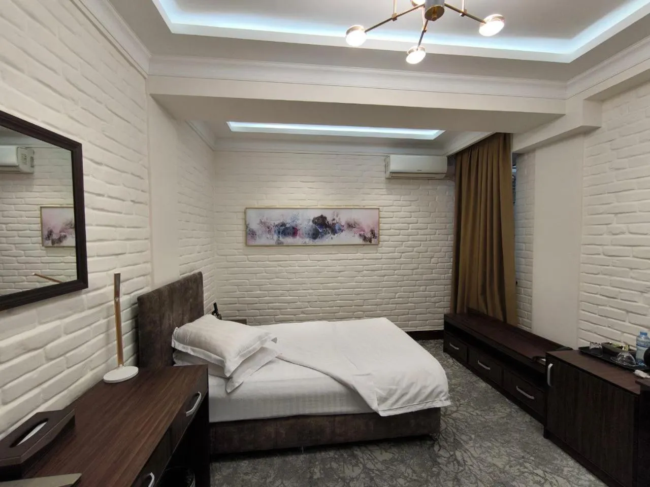 Zarafshan Grand Hotel city