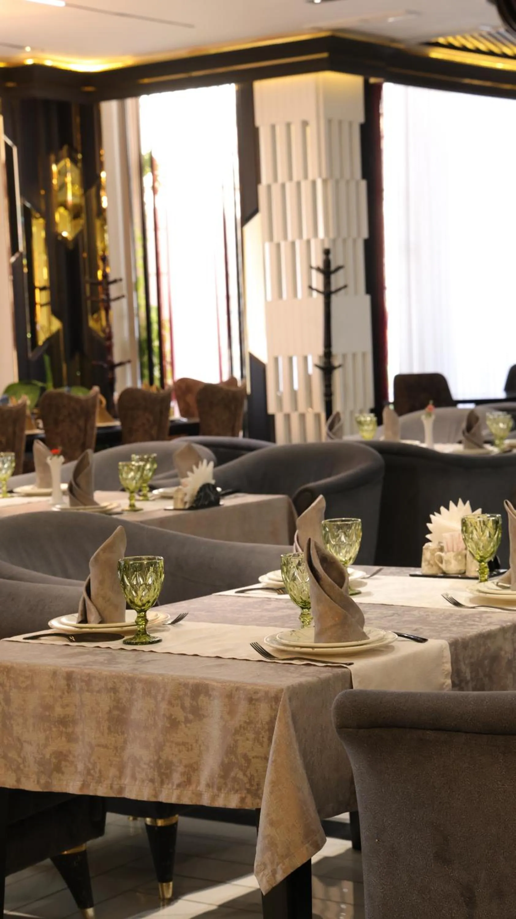 Restaurant/places to eat in Zarafshan Grand Hotel city