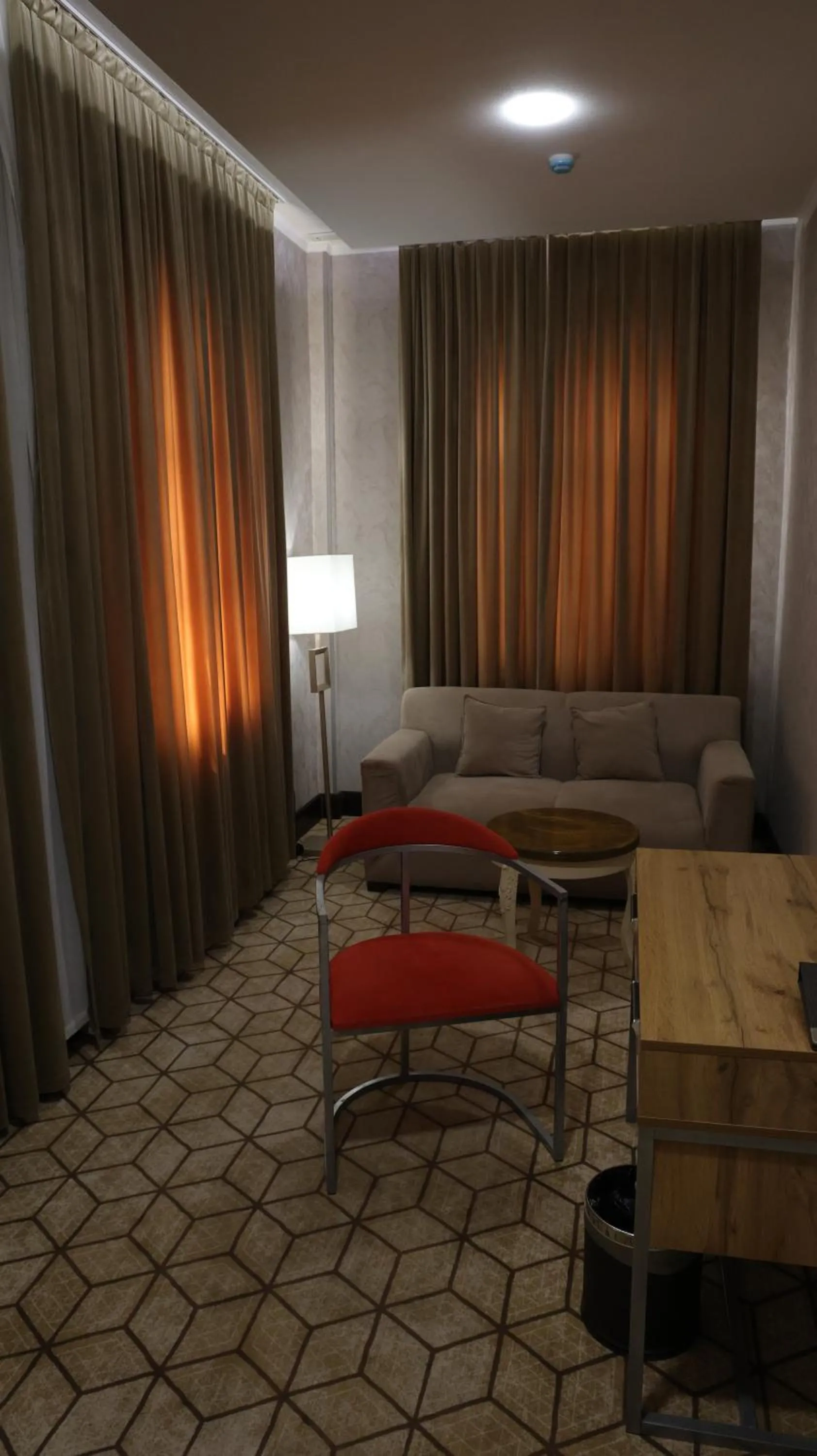 Zarafshan Grand Hotel city