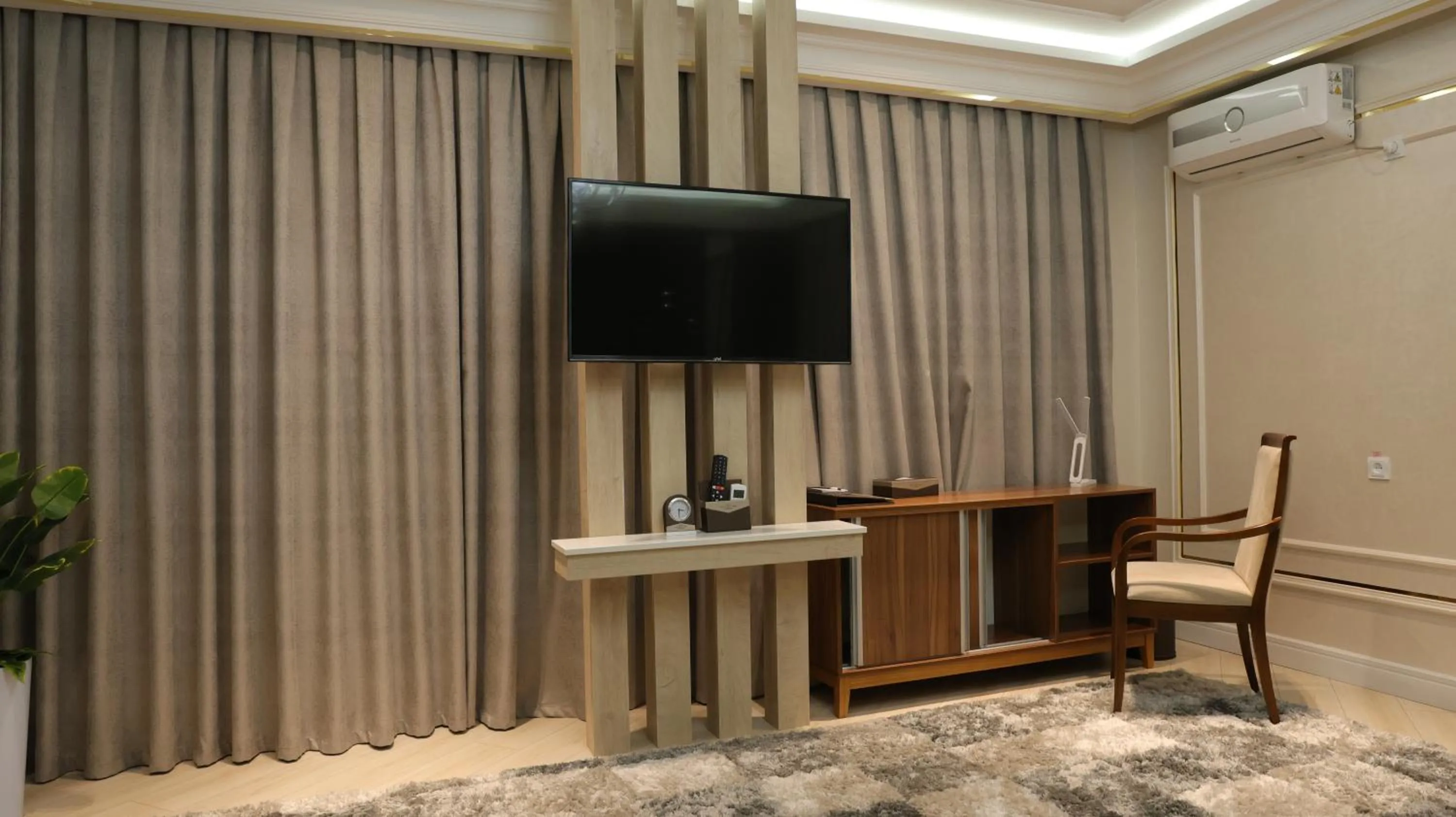 TV and multimedia in Zarafshan Grand Hotel city
