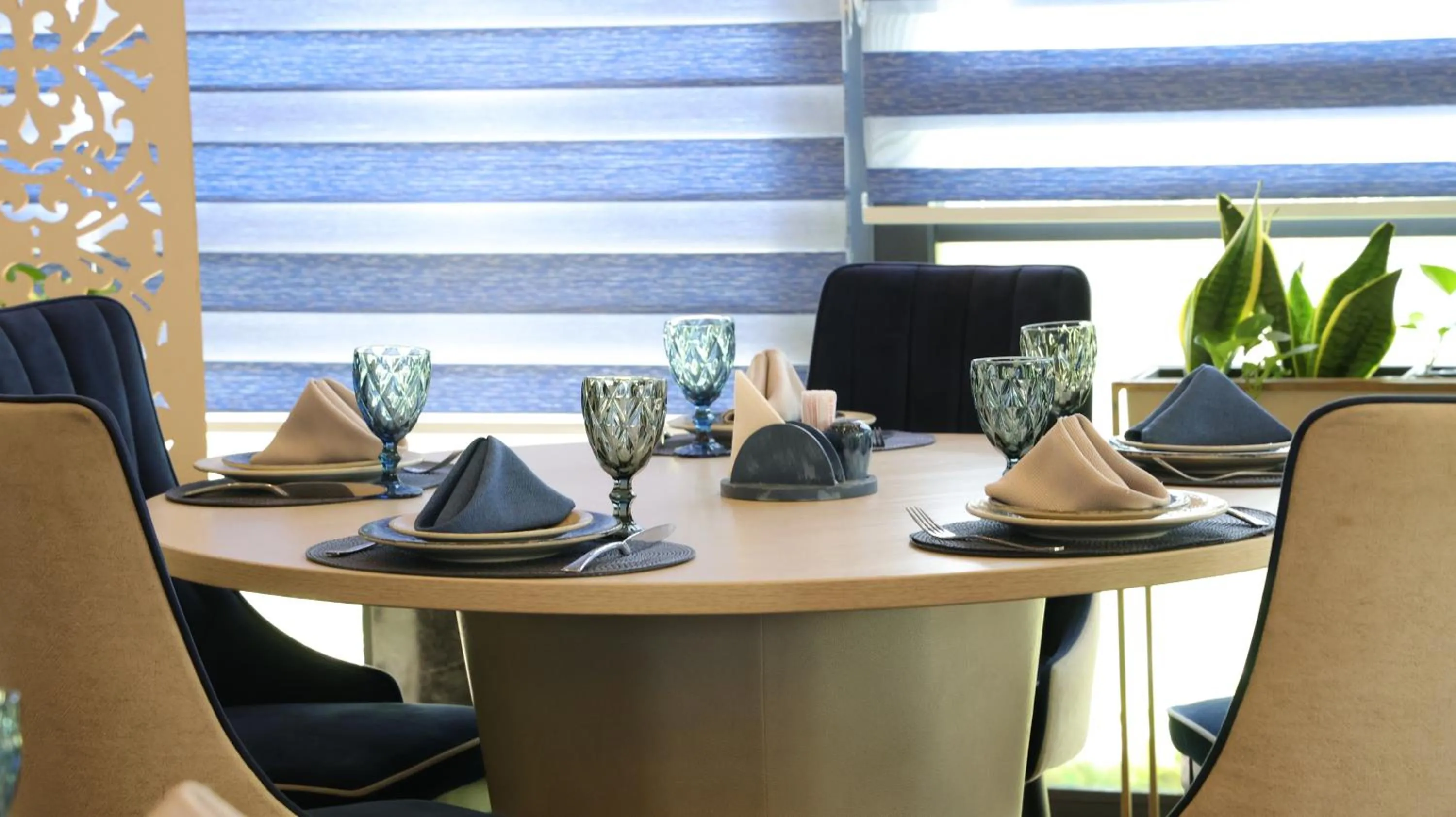 Restaurant/places to eat in Zarafshan Grand Hotel city