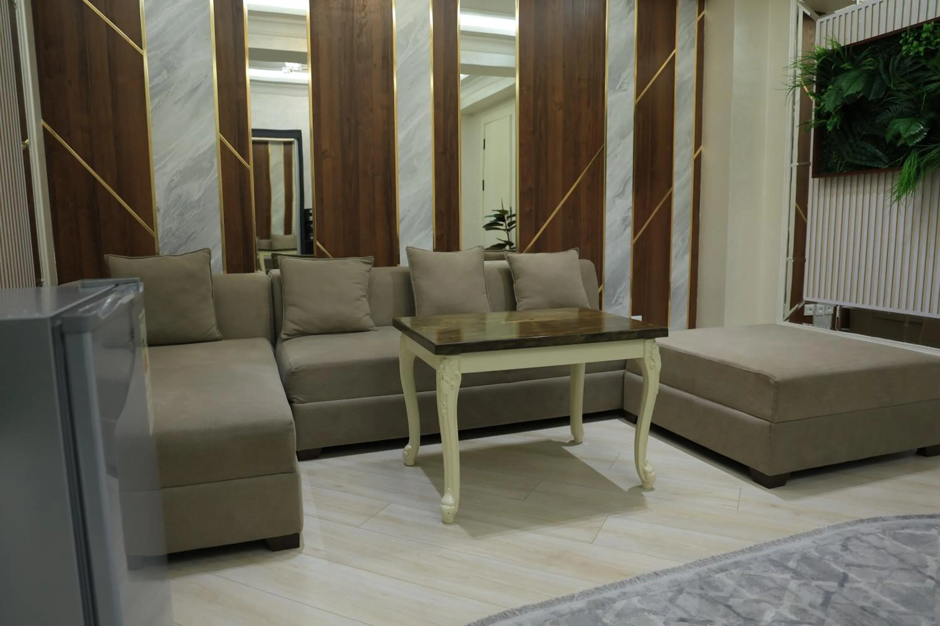 Zarafshan Grand Hotel city