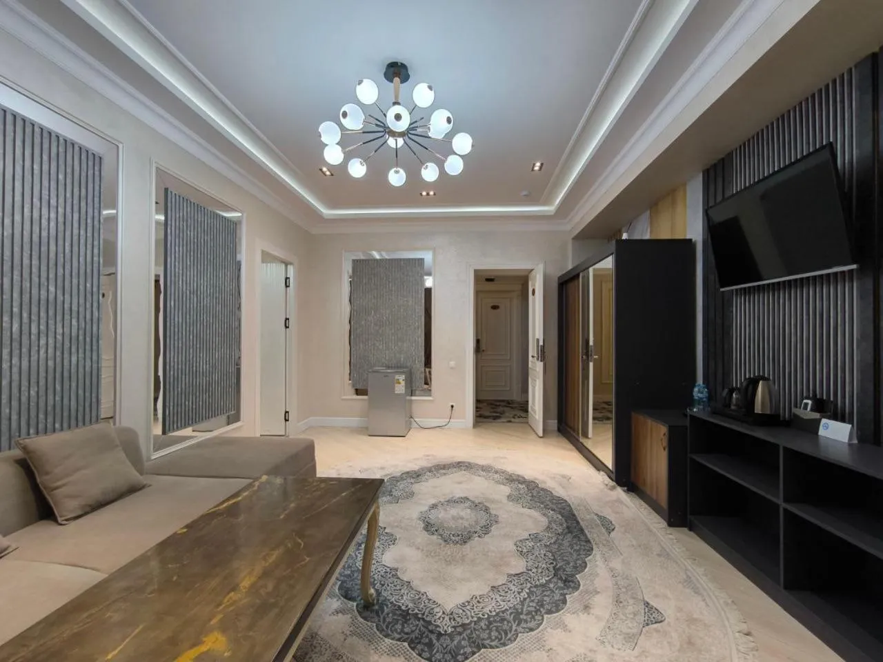 Zarafshan Grand Hotel city