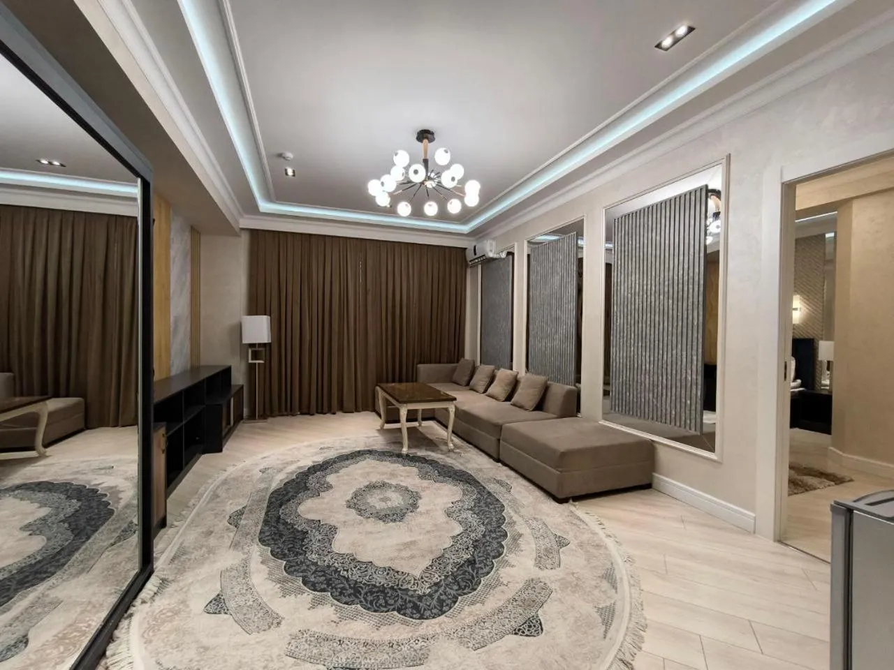 Zarafshan Grand Hotel city