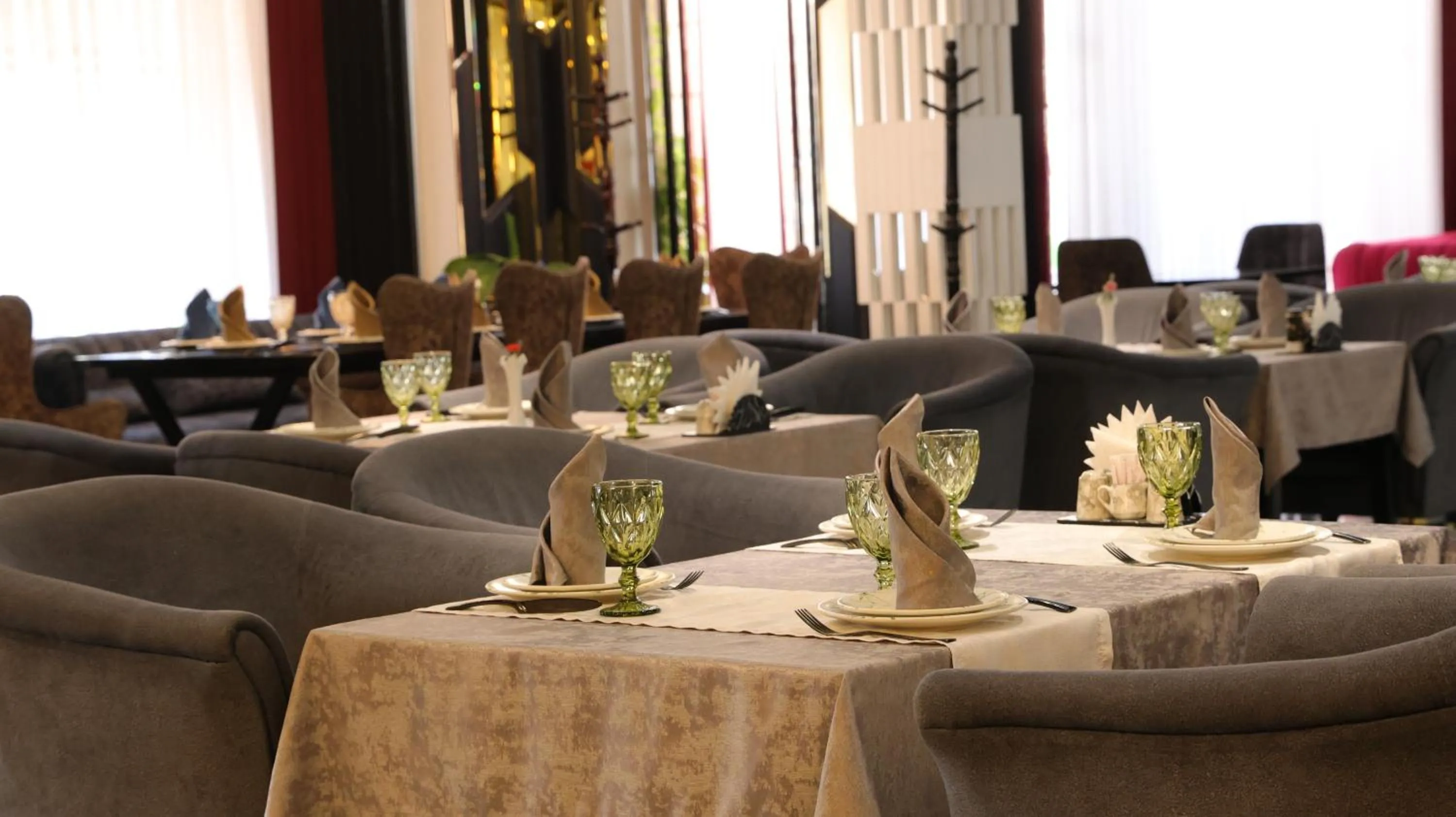 Restaurant/places to eat in Zarafshan Grand Hotel city