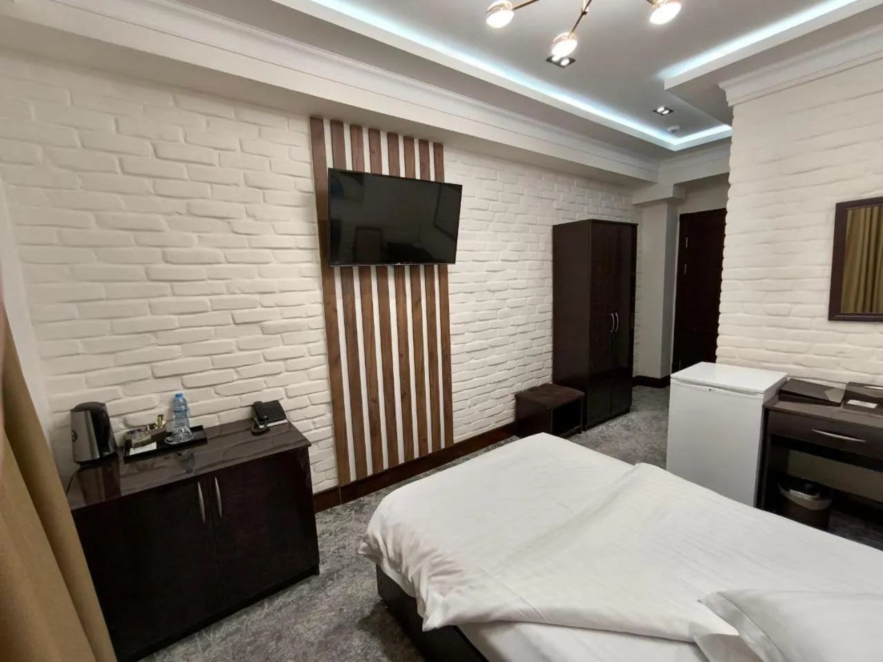 Zarafshan Grand Hotel city