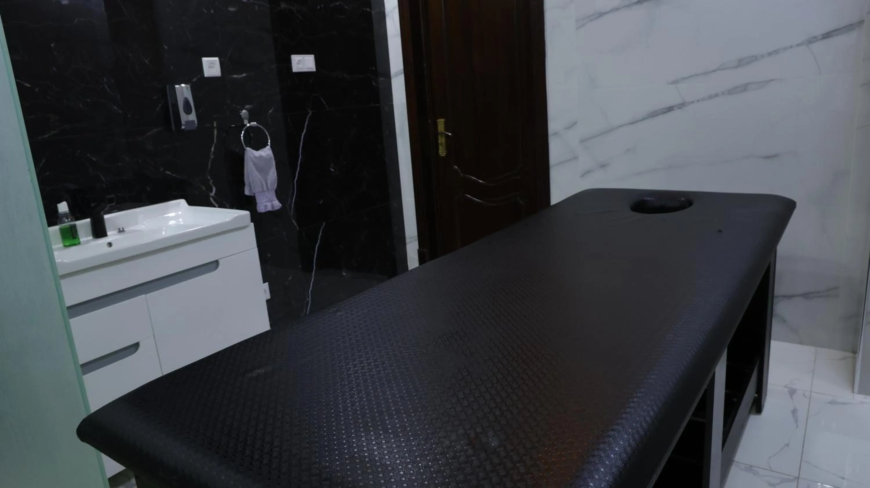 Zarafshan Grand Hotel city