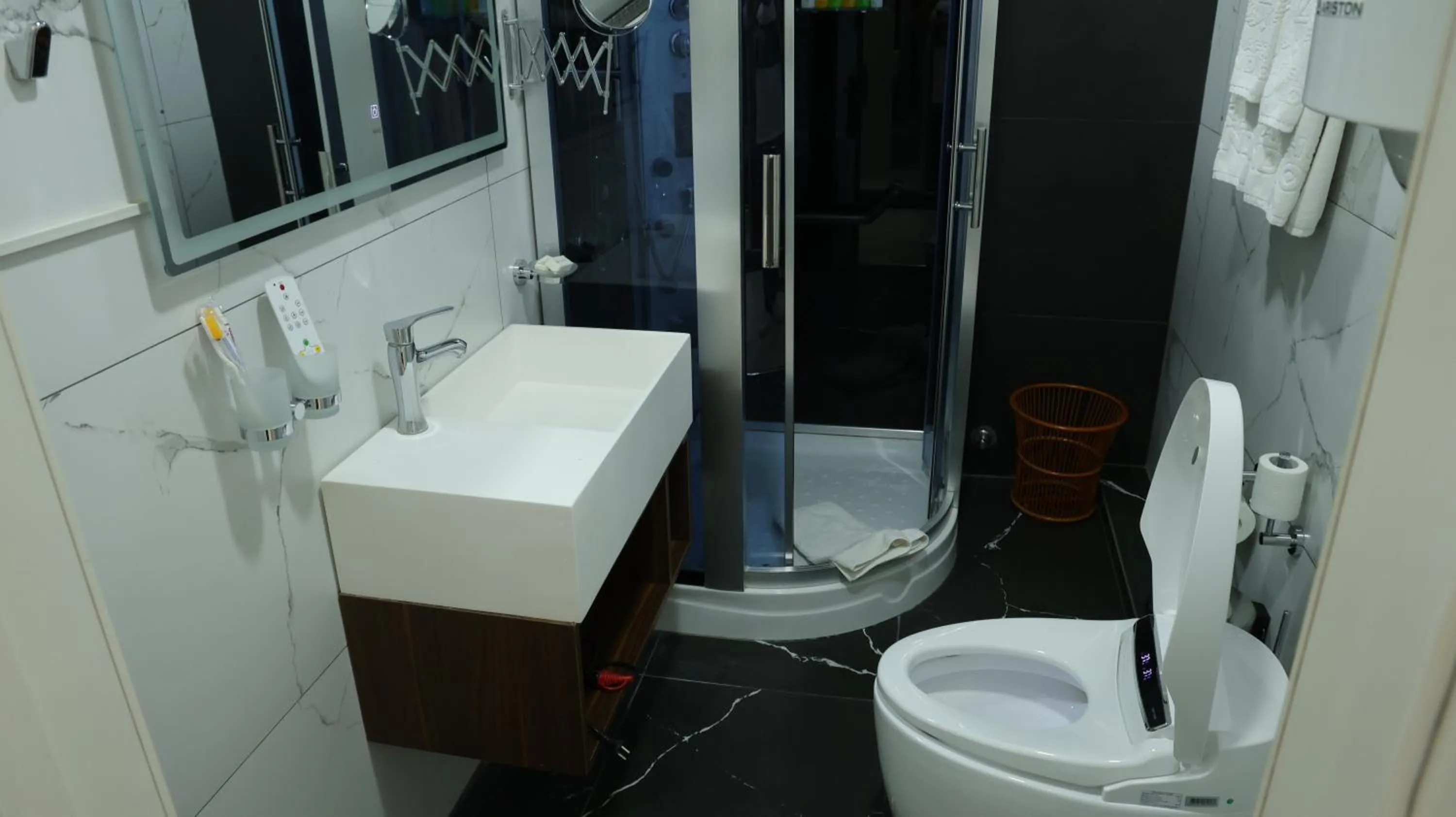 Shower in Zarafshan Grand Hotel city