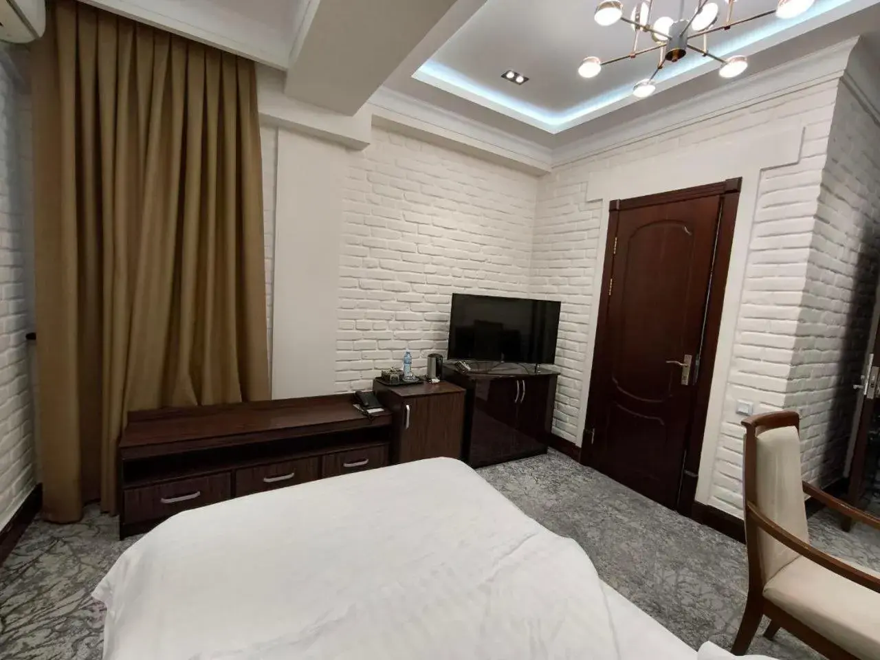 Single Room in Zarafshan Grand Hotel city Single Room in Zarafshan Grand Hotel city