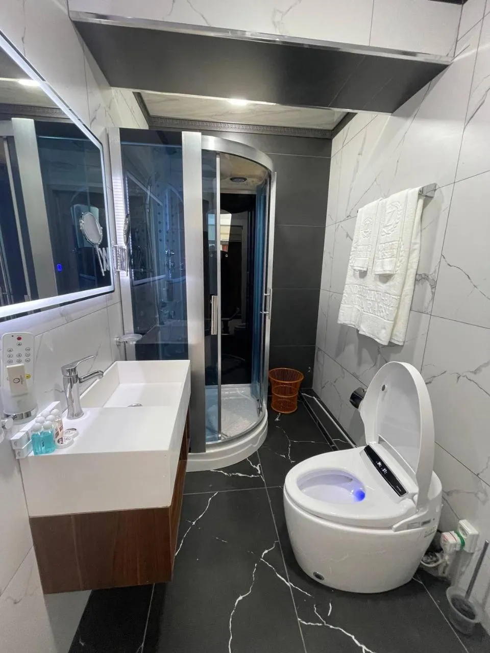 Zarafshan Grand Hotel city