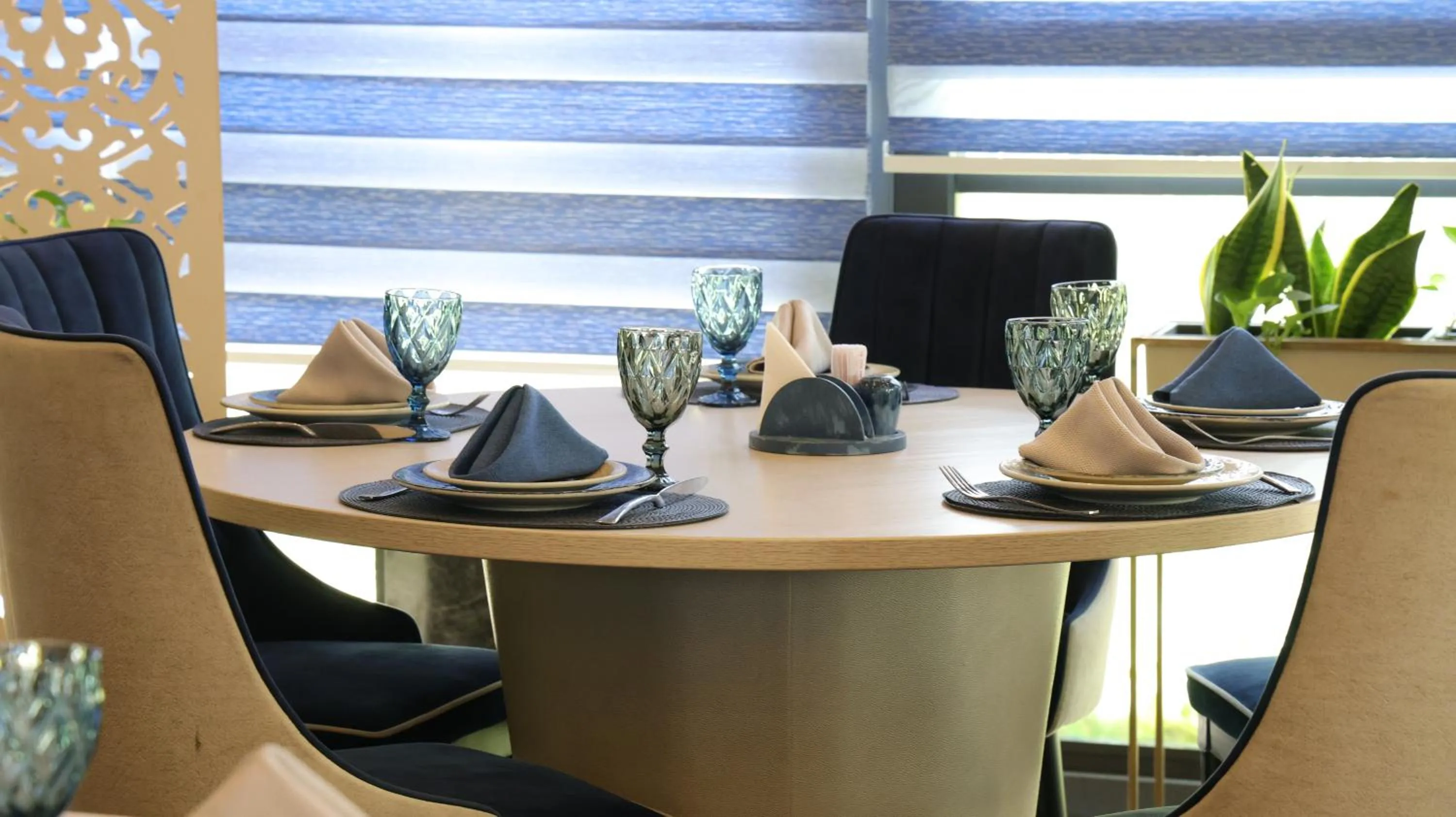 Restaurant/places to eat in Zarafshan Grand Hotel city