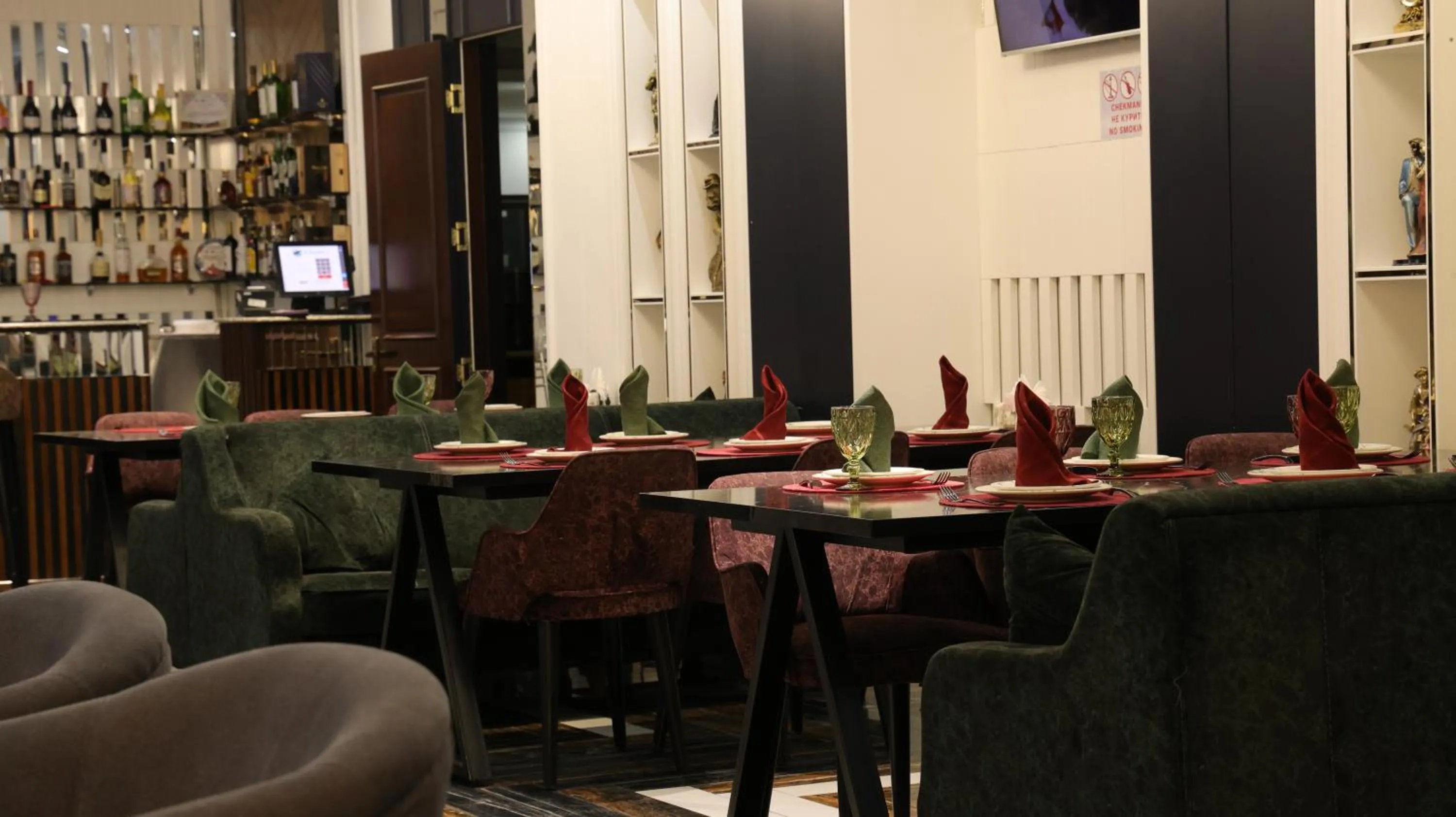 Restaurant/places to eat in Zarafshan Grand Hotel city