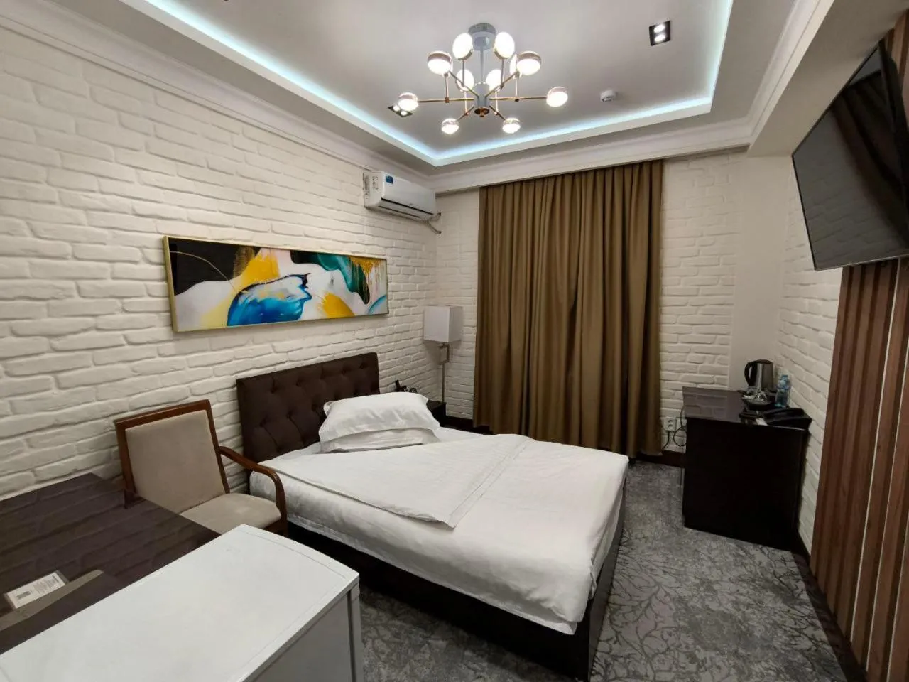 Zarafshan Grand Hotel city