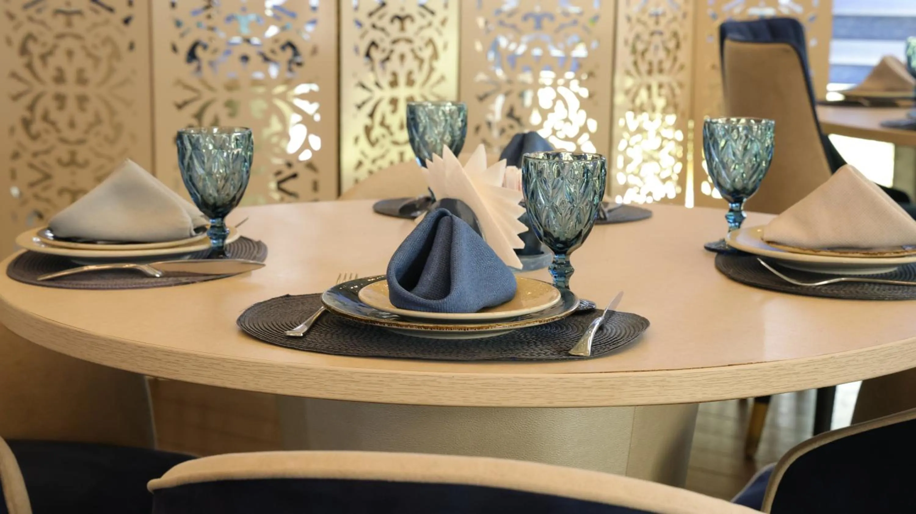 Restaurant/places to eat in Zarafshan Grand Hotel city