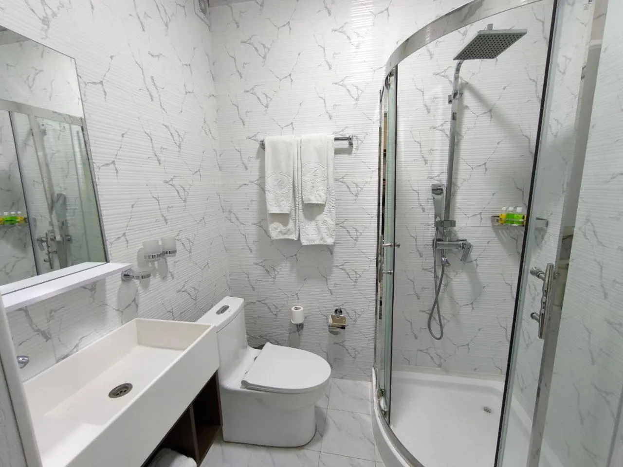 Zarafshan Grand Hotel city