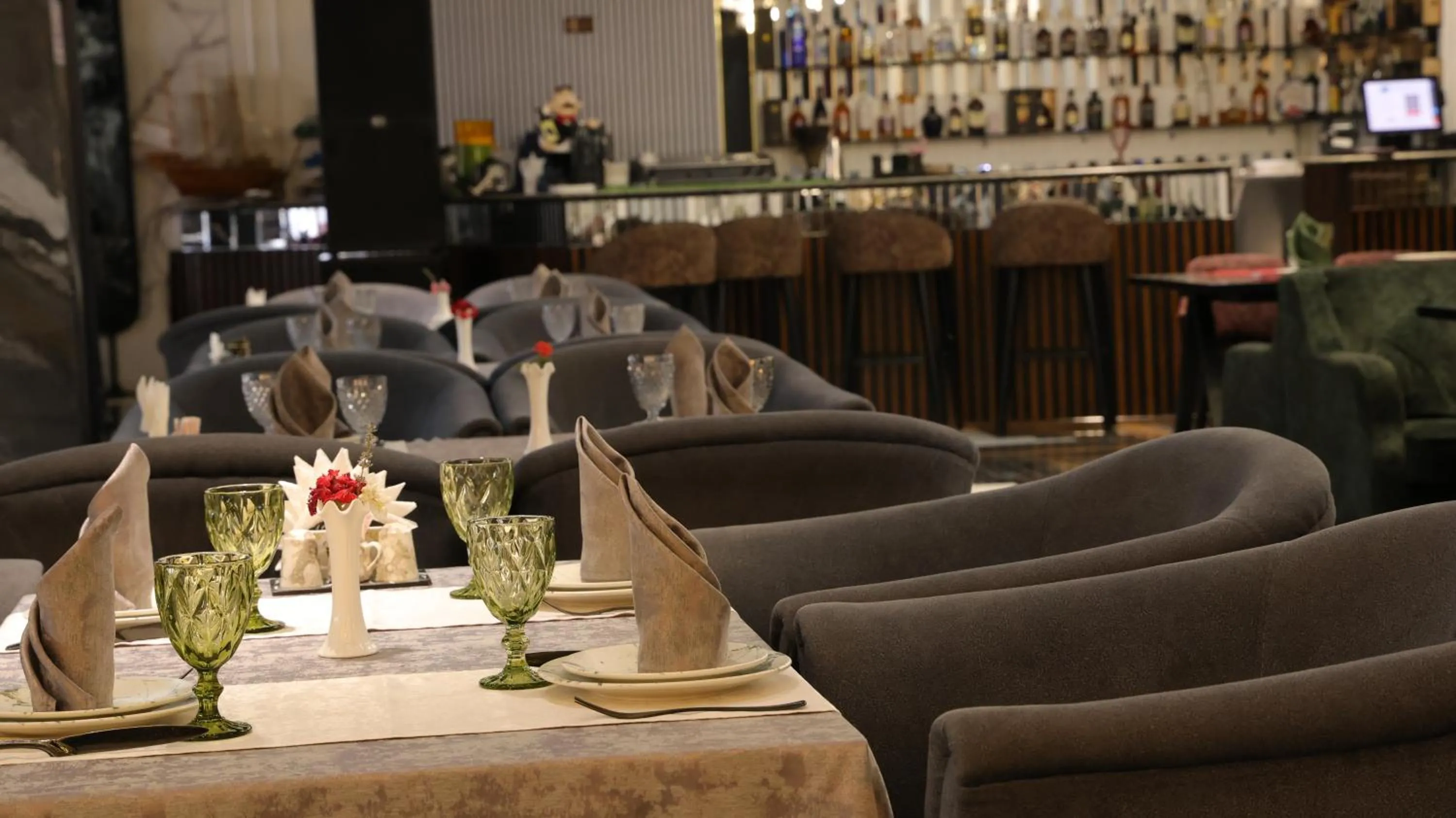 Restaurant/places to eat in Zarafshan Grand Hotel city