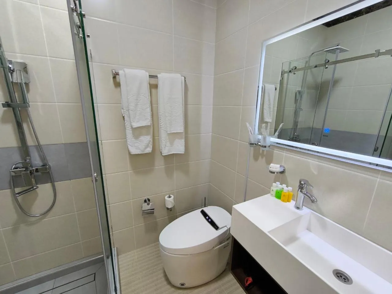 Zarafshan Grand Hotel city