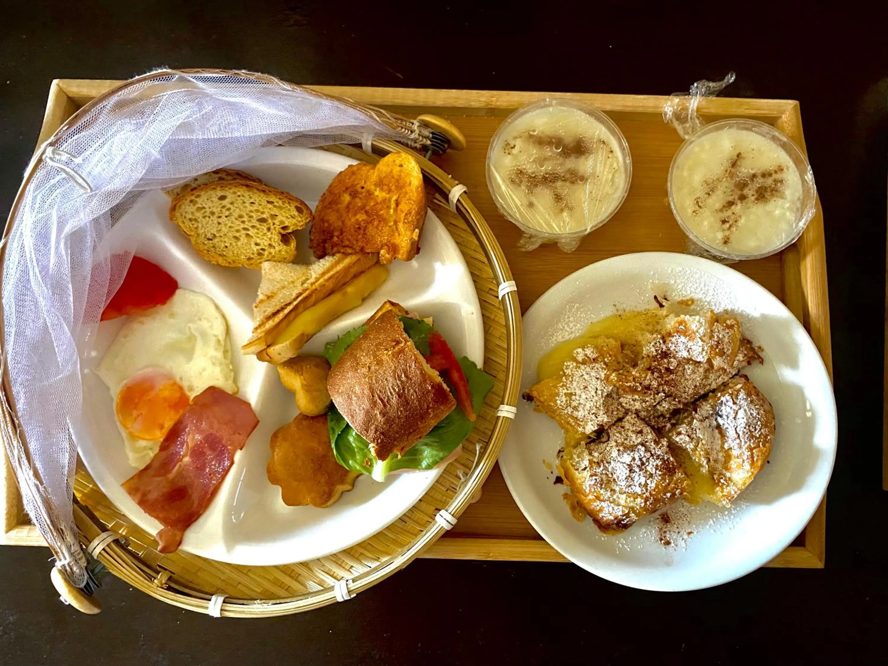 Breakfast in Babatseratsi skyrian studio 1