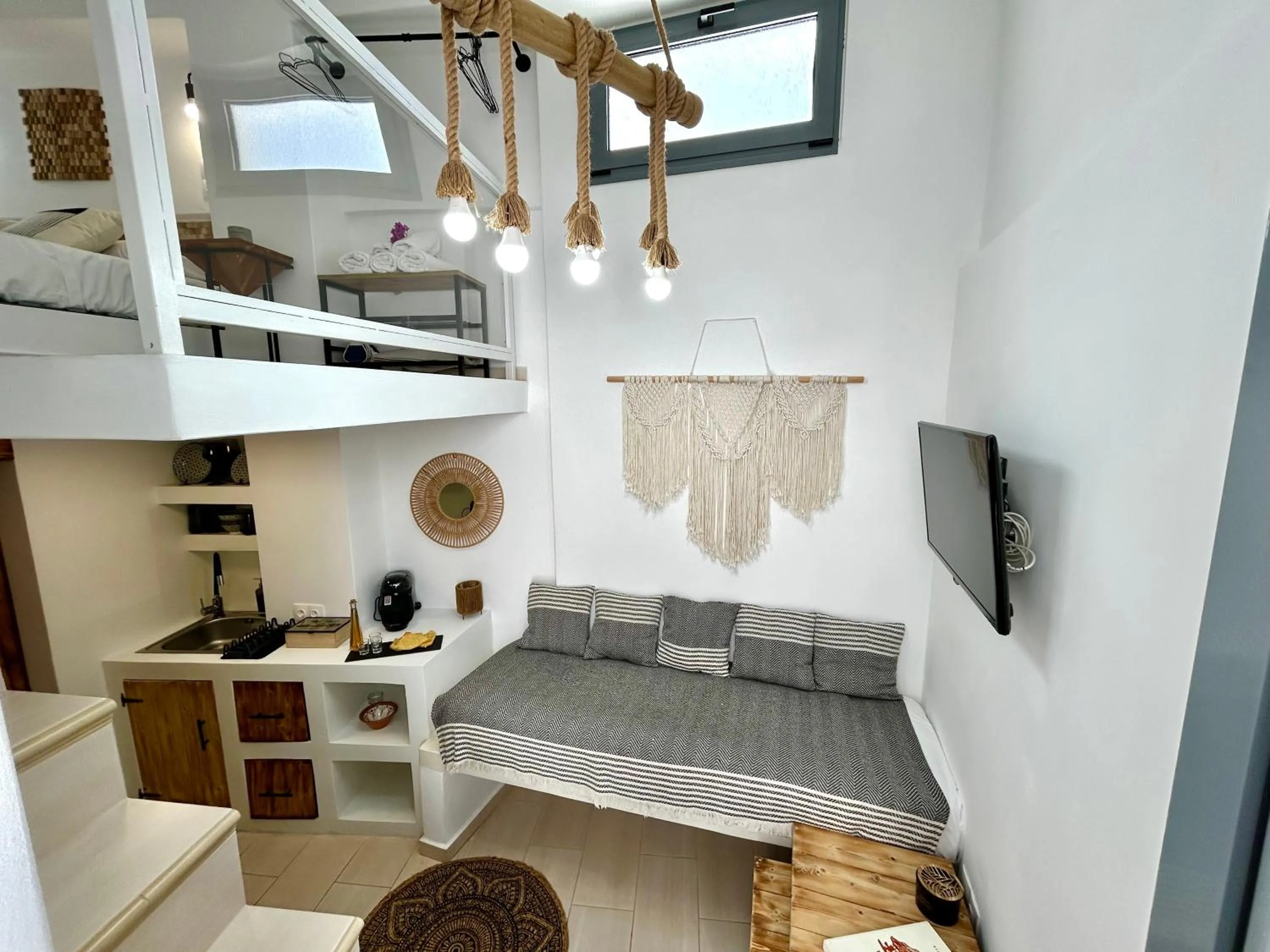 Babatseratsi skyrian studio 1