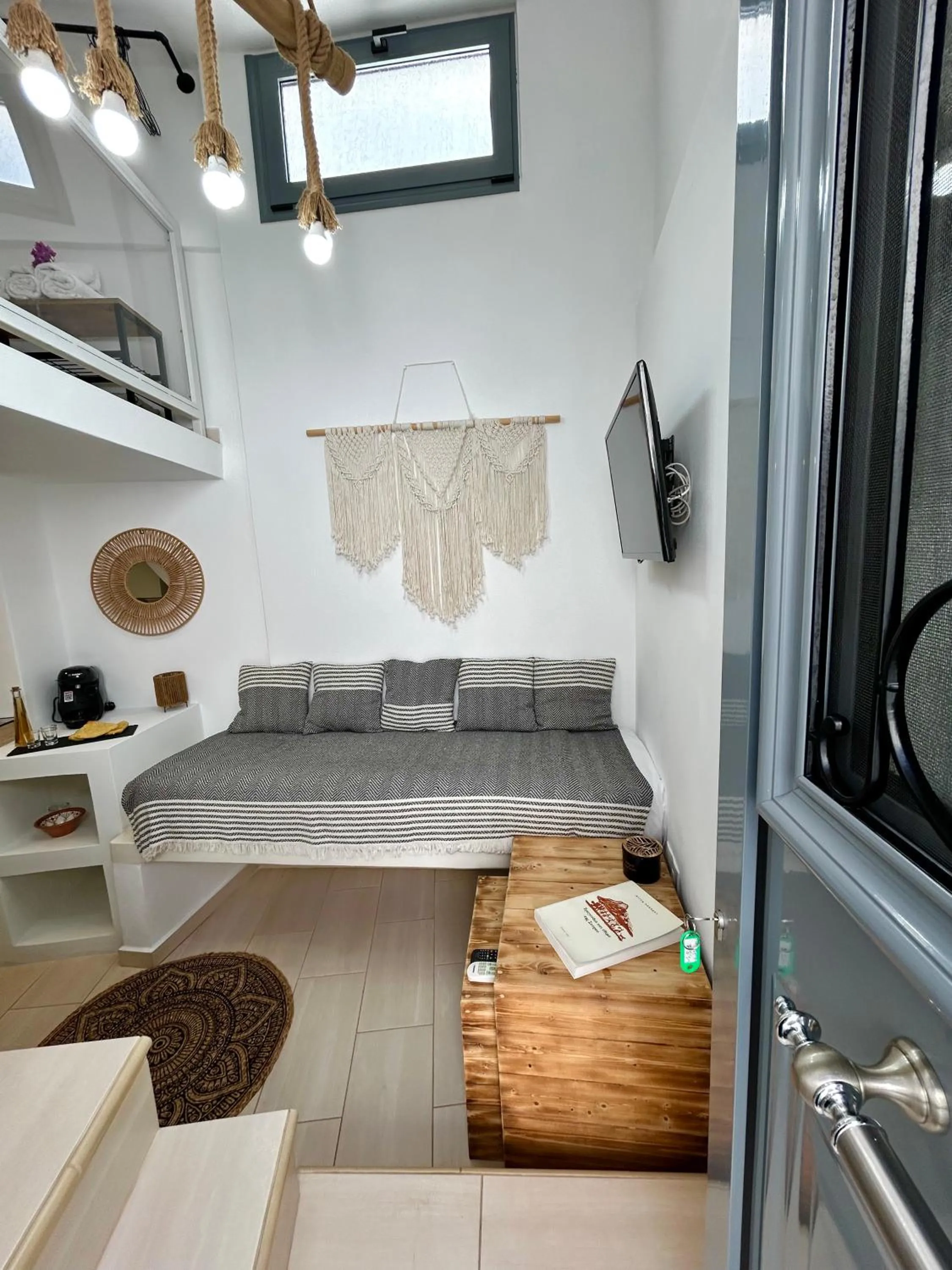 Babatseratsi skyrian studio 1