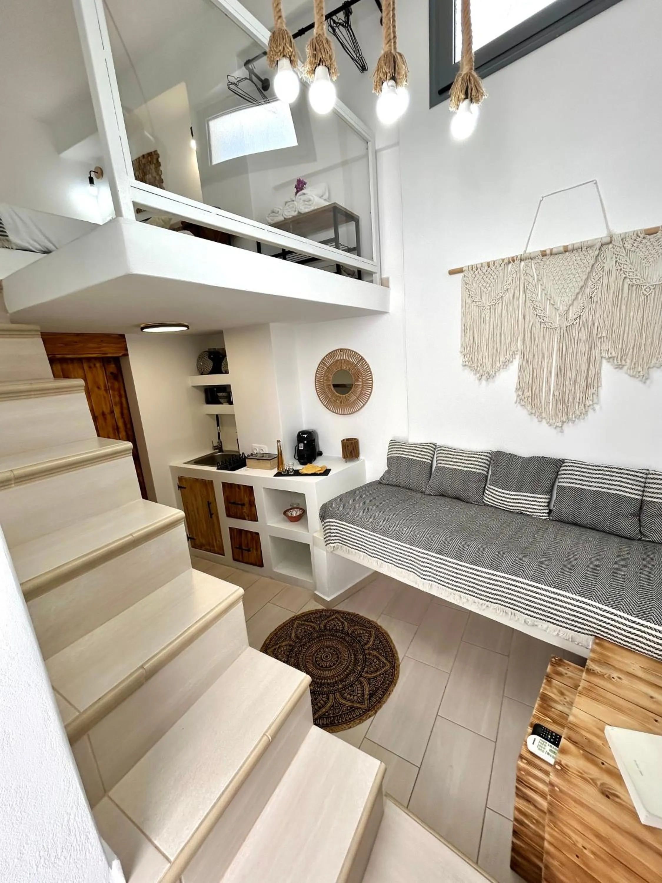 Babatseratsi skyrian studio 1