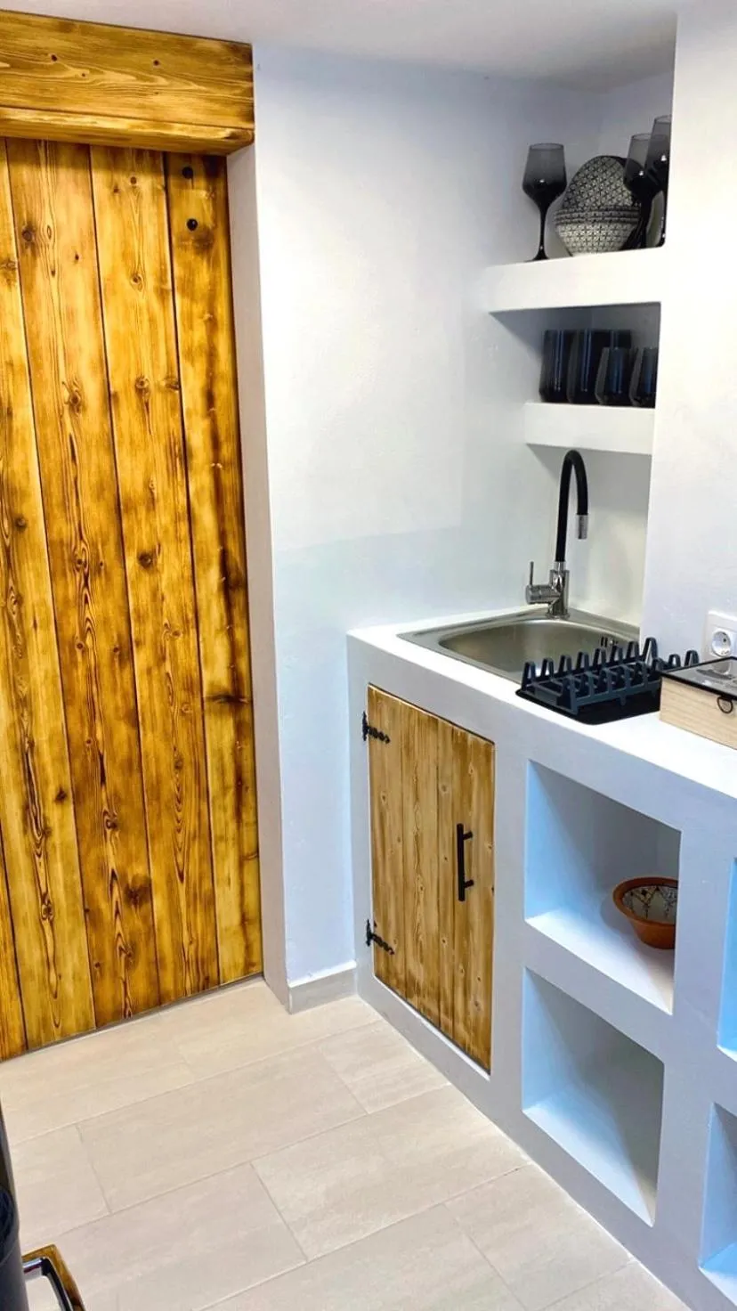 Babatseratsi skyrian studio 1