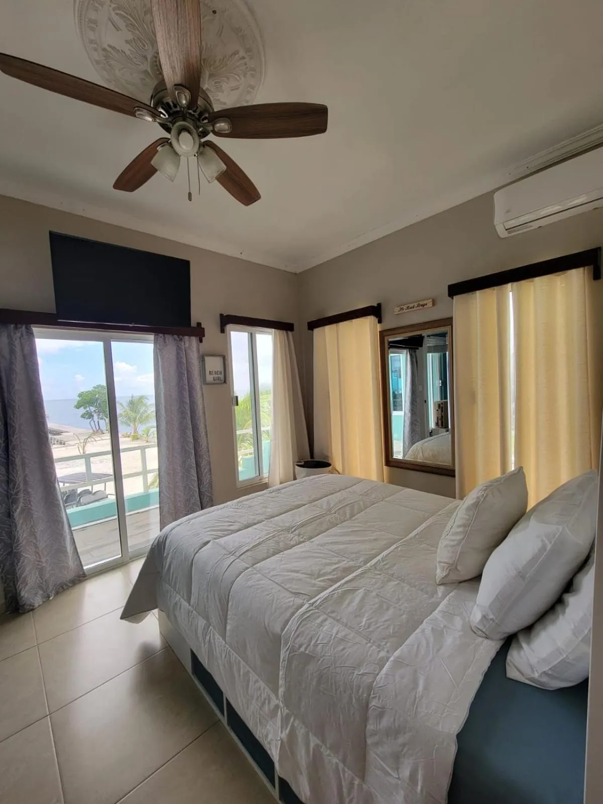 Bedroom, Bed in Island Magic Villas
