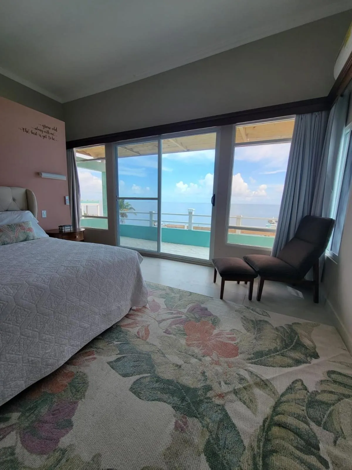 Bedroom, Bed in Island Magic Villas