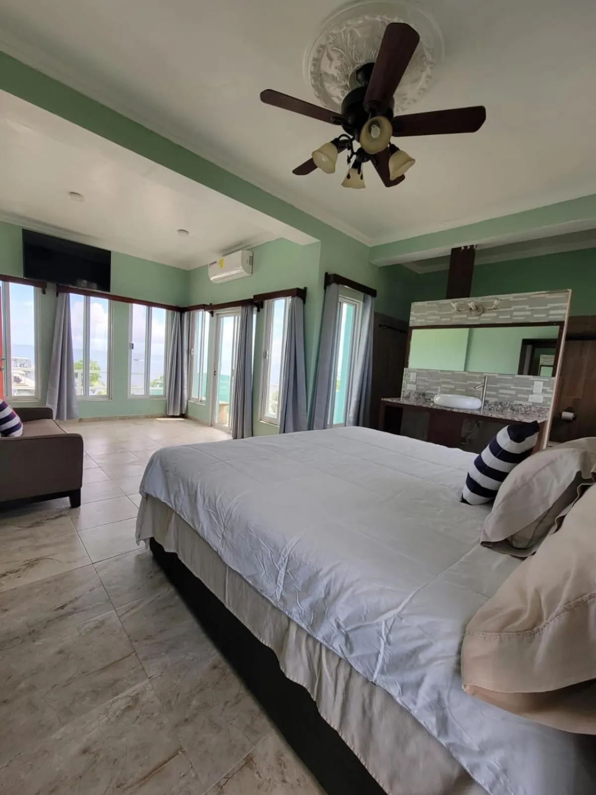 Bedroom, Bed in Island Magic Villas