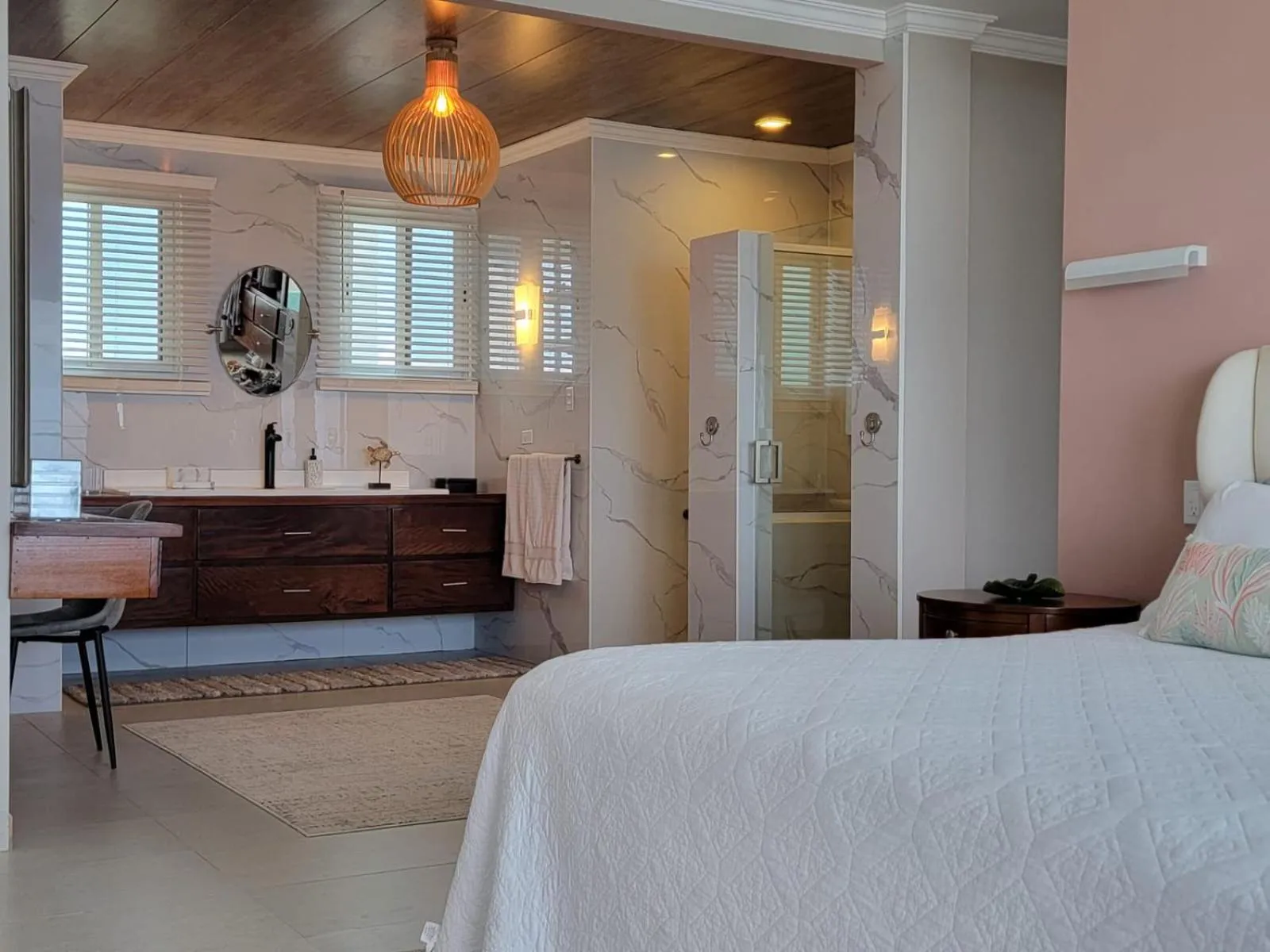 Bedroom, Bed in Island Magic Villas