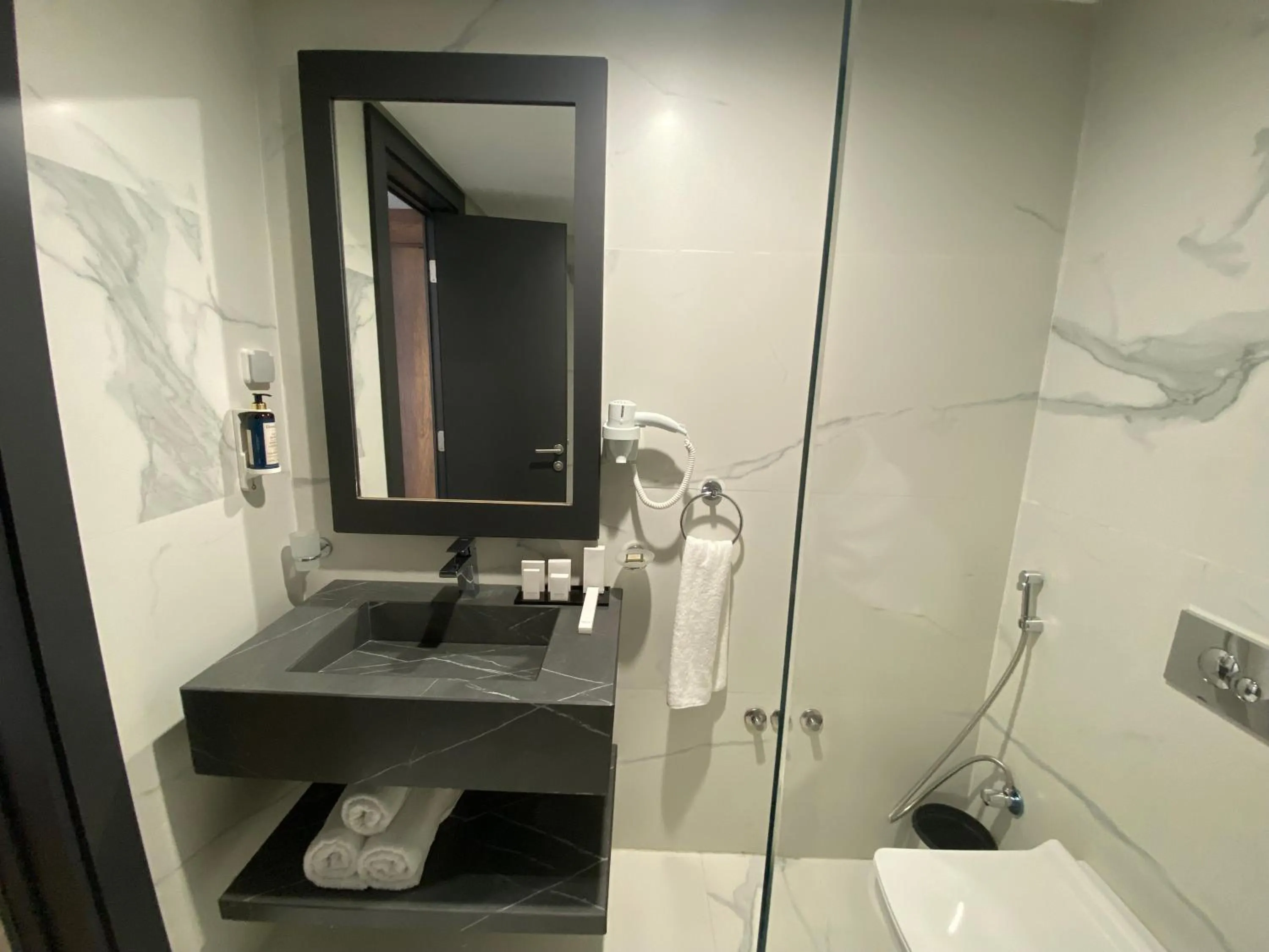 Shower in Executive Boutique Hotel Rabat