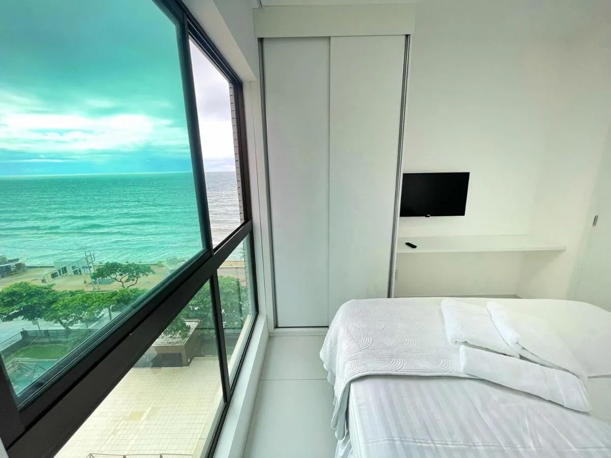 W703 · Requinte, vista e luxo a beira-mar