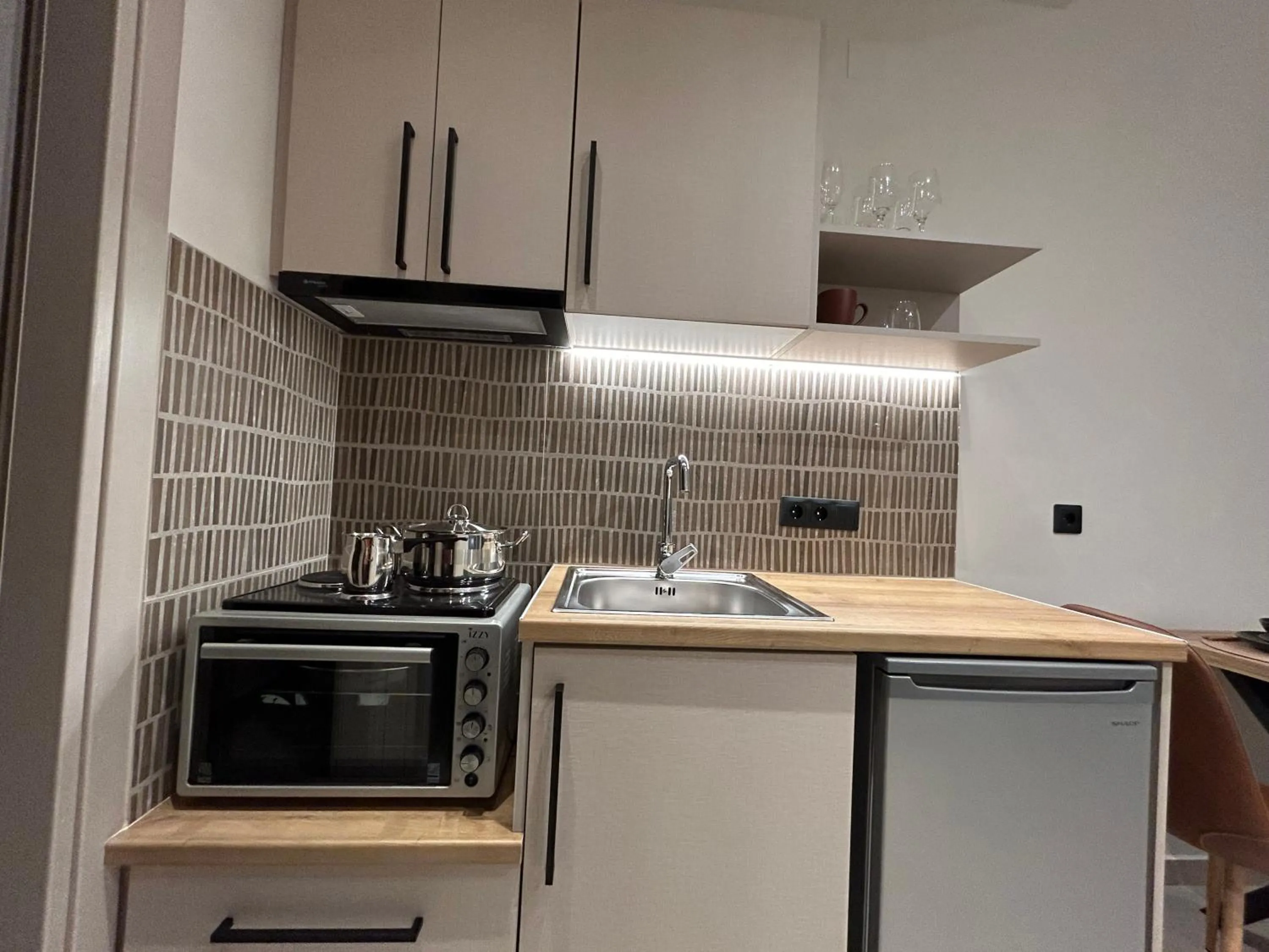 Kitchen or kitchenette in GLEN Premium Stays