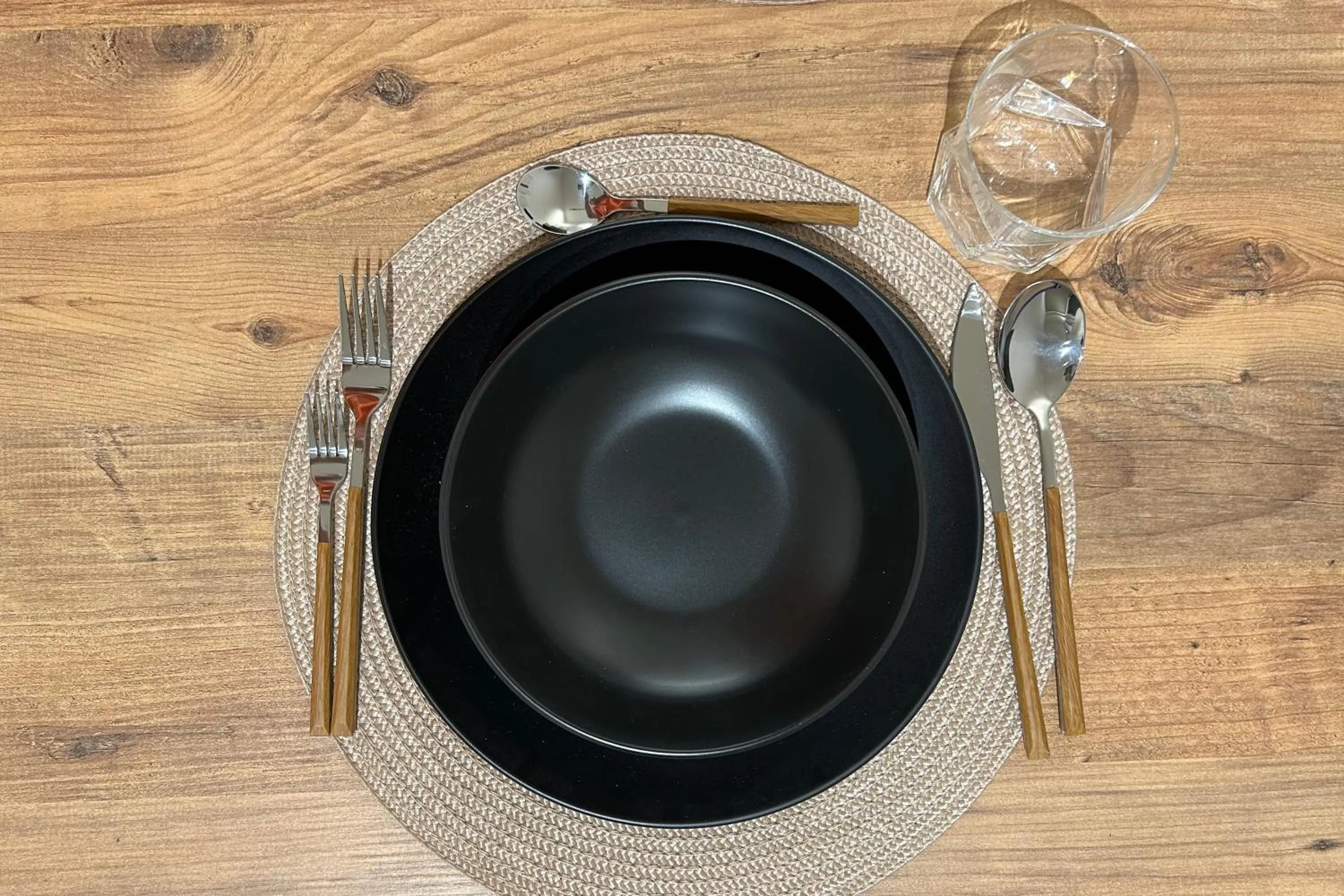 Food and drinks in GLEN Premium Stays