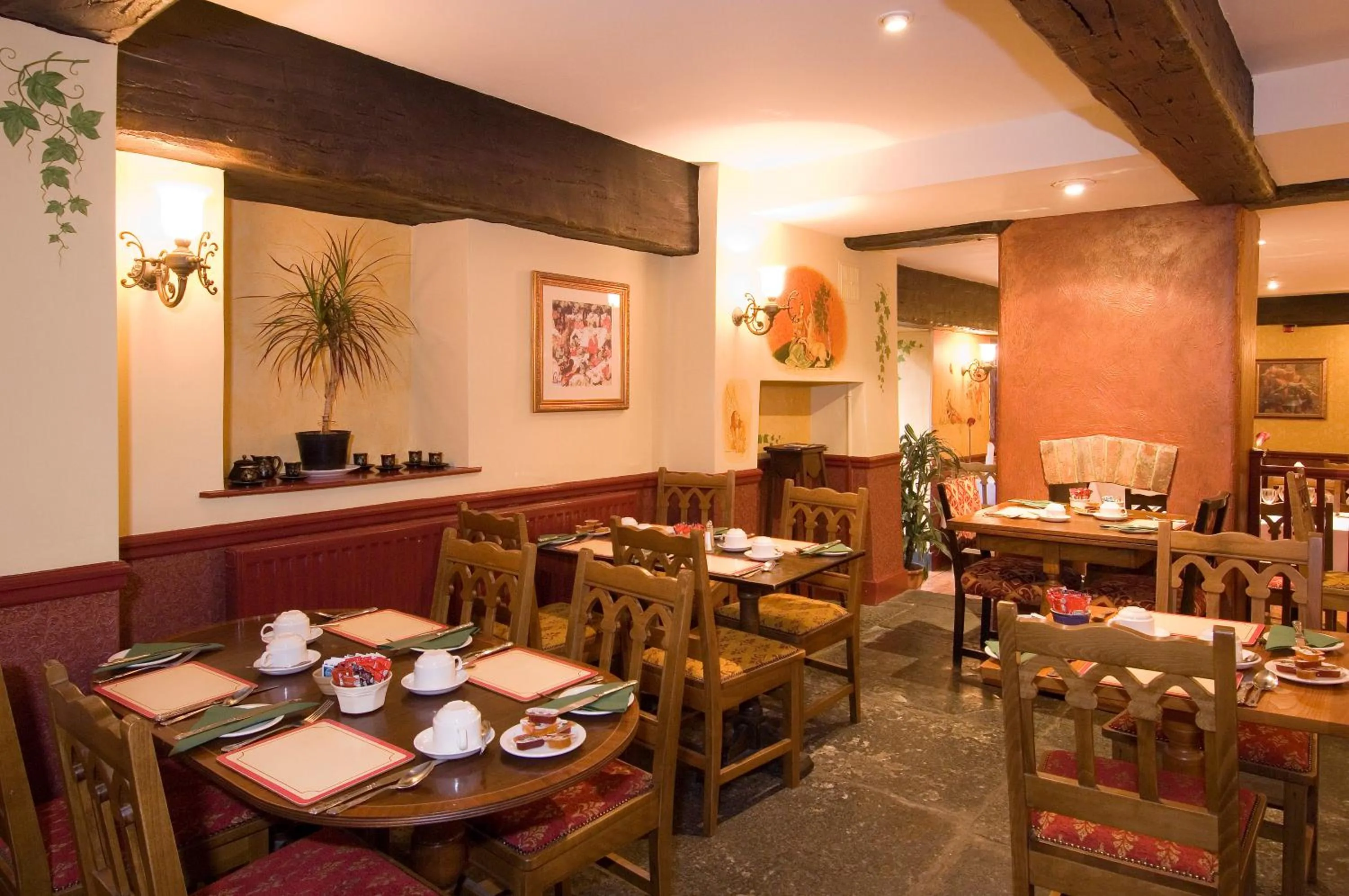 Restaurant/places to eat in George & Pilgrims Hotel