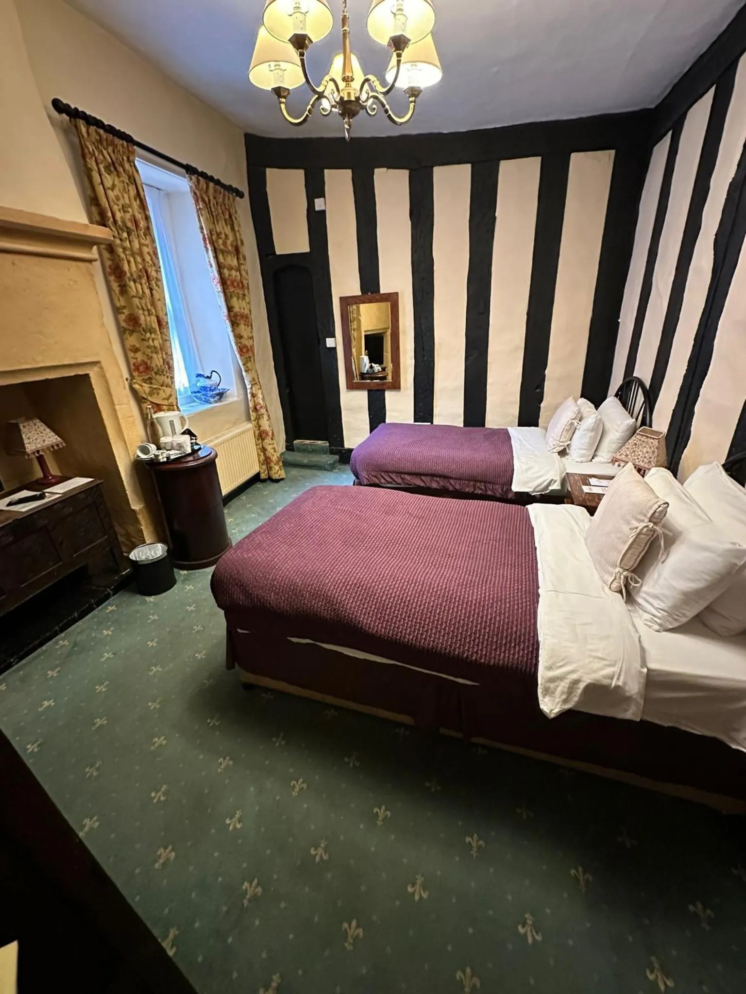 Bedroom, Bed in George & Pilgrims Hotel