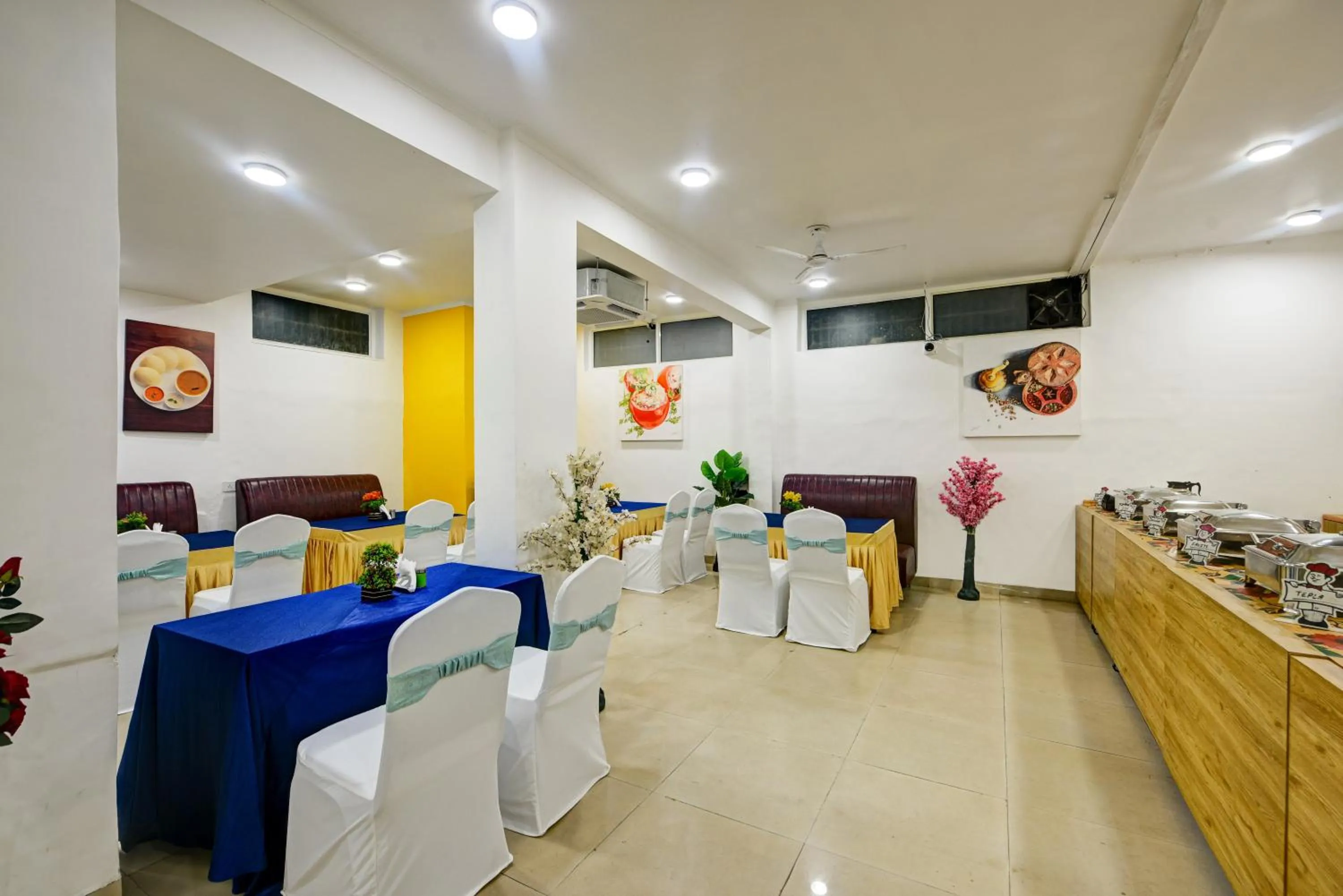 Banquet/Function facilities in Aamantran Residency Hotel, Sohna Road, Sector 49, Gurugram