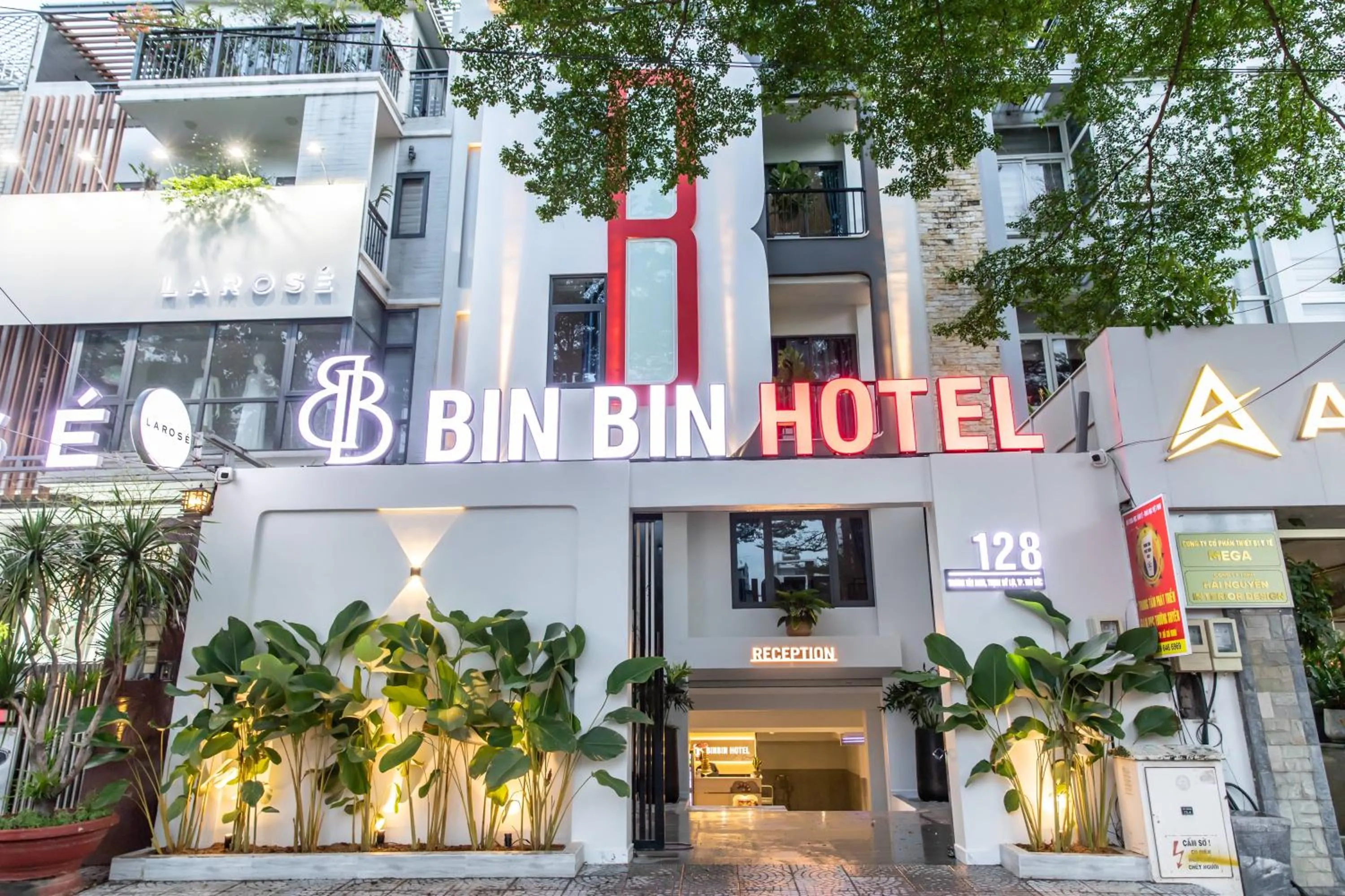 Bin Bin Hotel 12 Near Sala Residence
