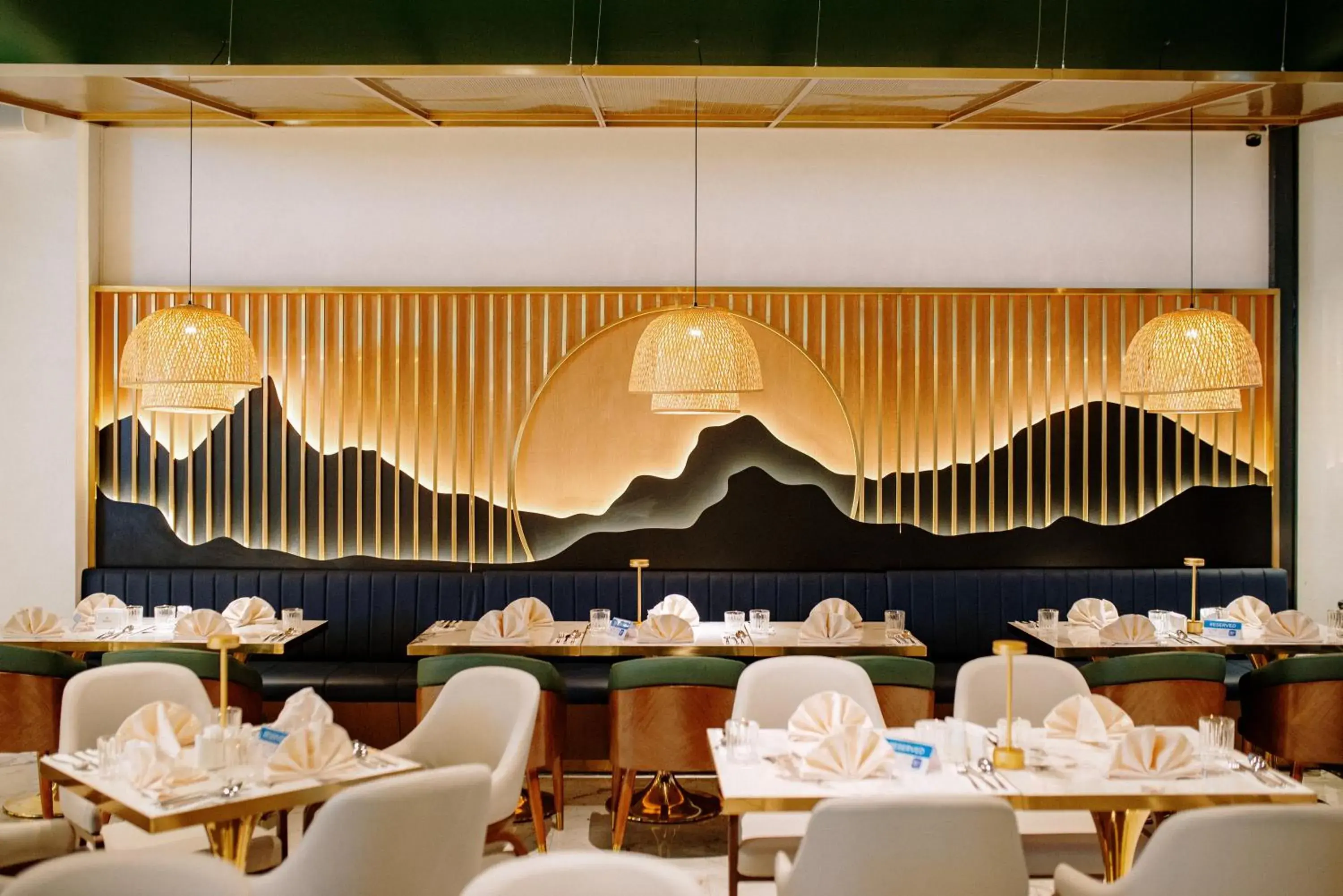 Restaurant/places to eat in Badsbrotel Suites Restaurant/places to eat in Badsbrotel Suites