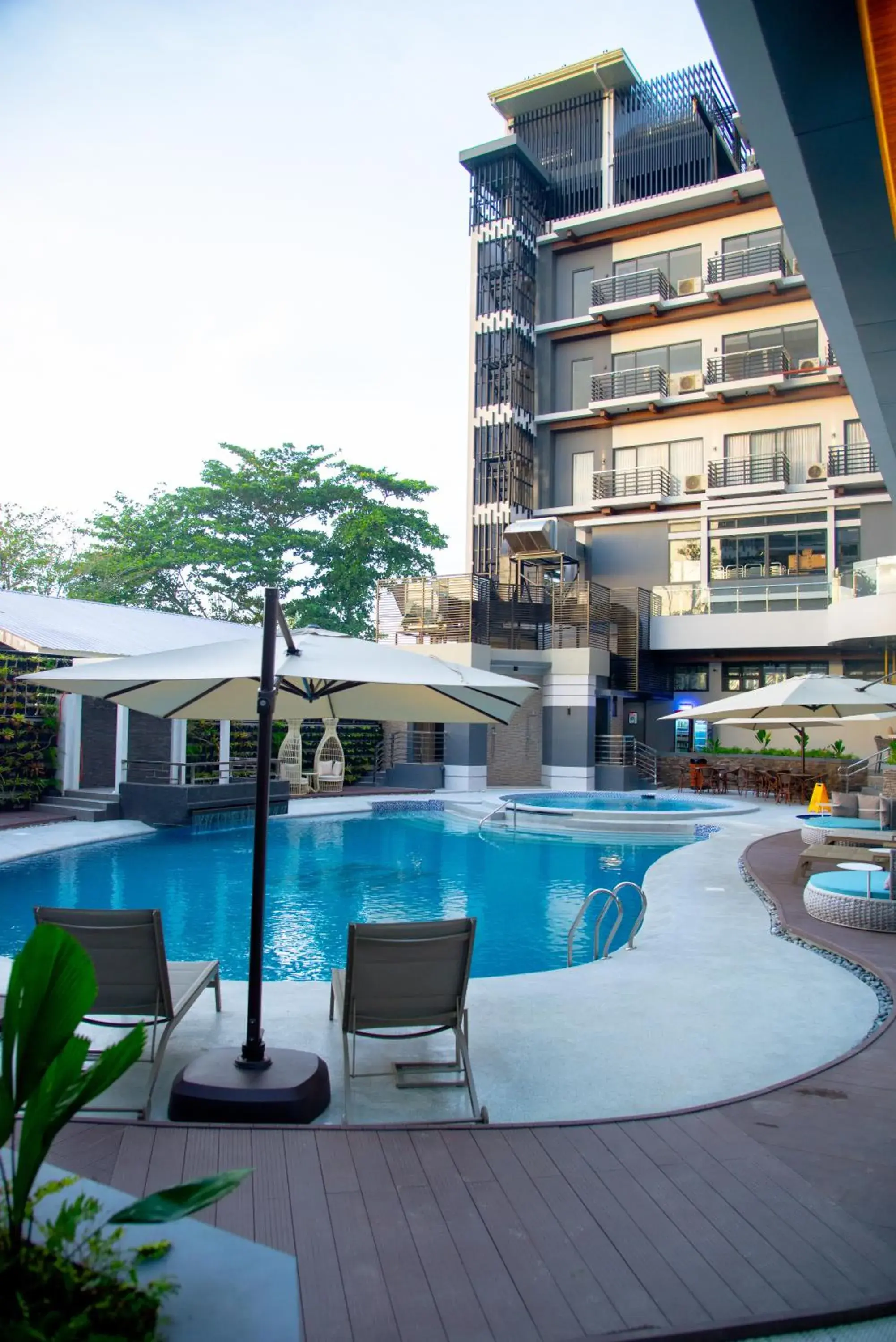 Swimming pool in Badsbrotel Suites Swimming pool in Badsbrotel Suites