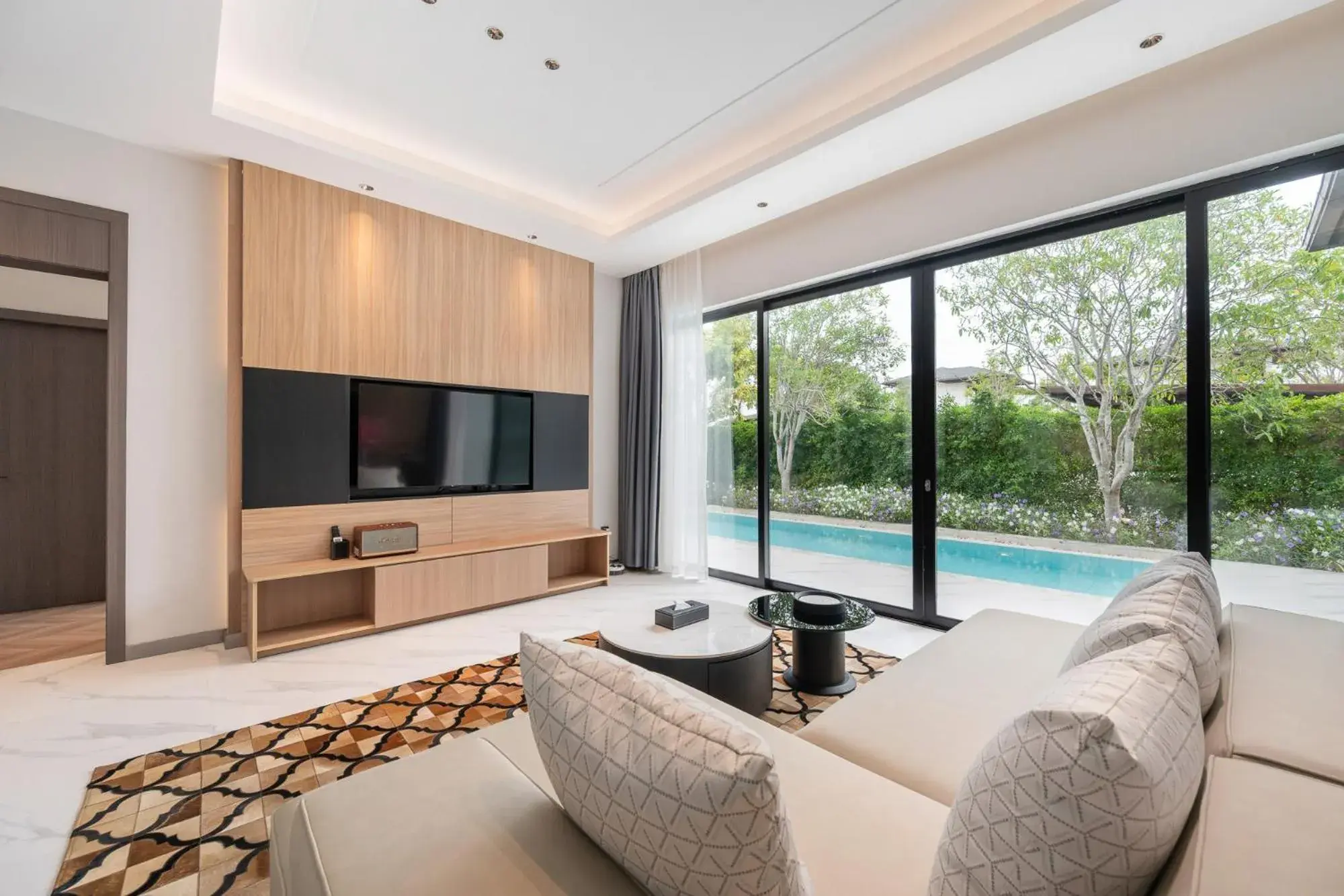 Deluxe Two-Bedroom Pool Villa With Garden (Modern Interior Upgrade) in Argo Pattaya Resort and Villas Deluxe Two-Bedroom Pool Villa With Garden (Modern Interior Upgrade) in Argo Pattaya Resort and Villas