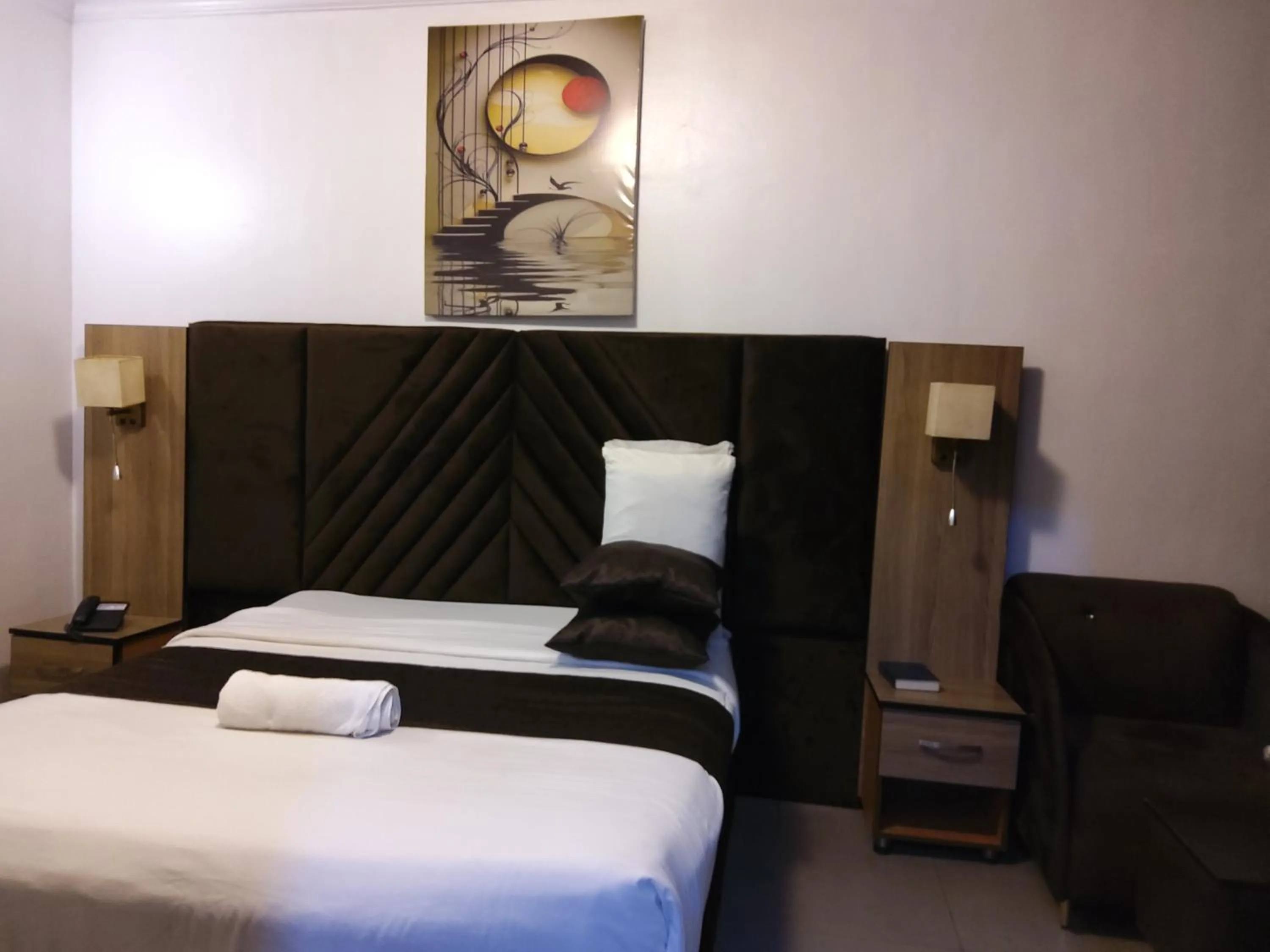 Crownedge Hotels