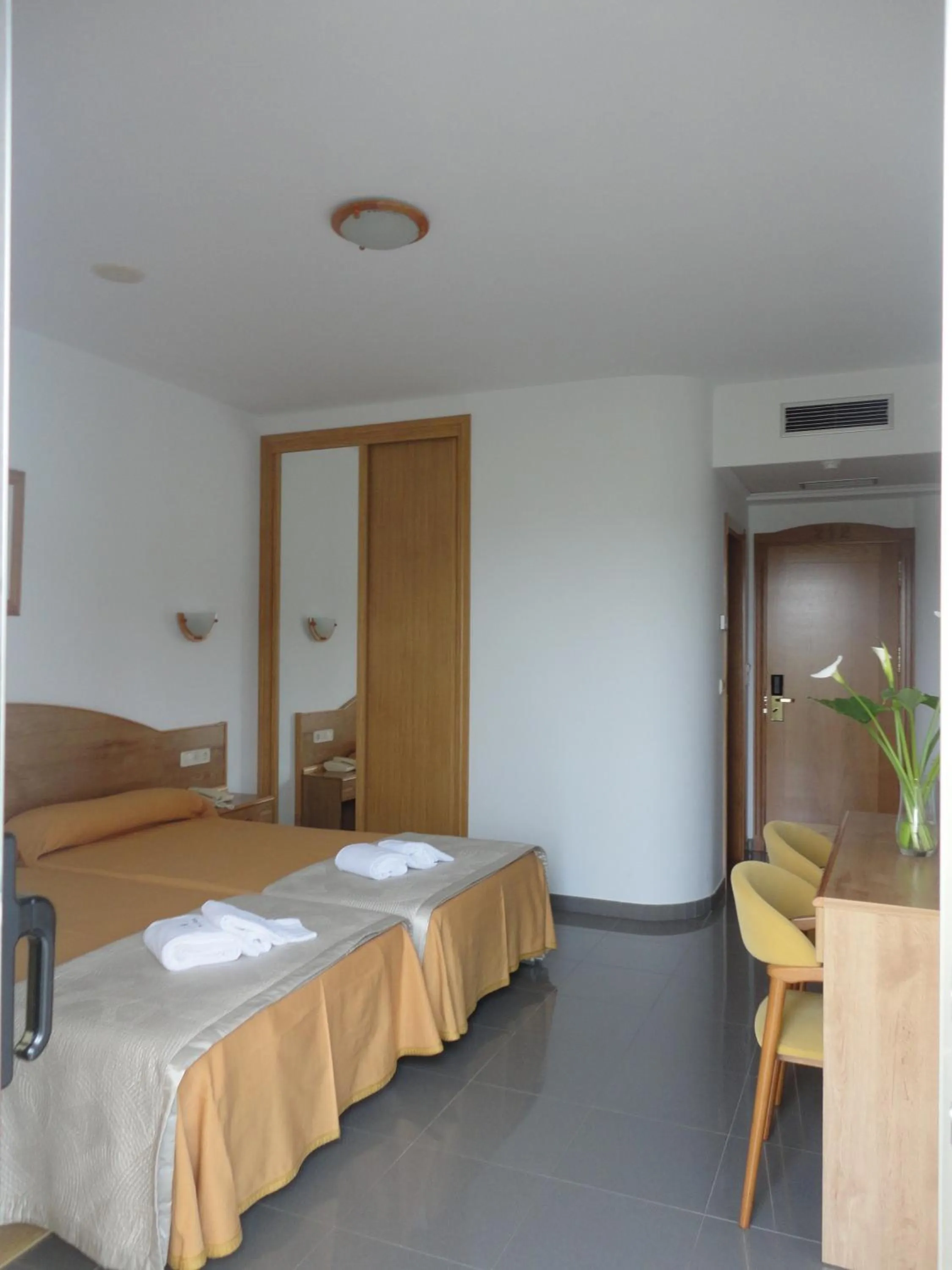 Photo of the whole room in Hotel Brisa da Lanzada