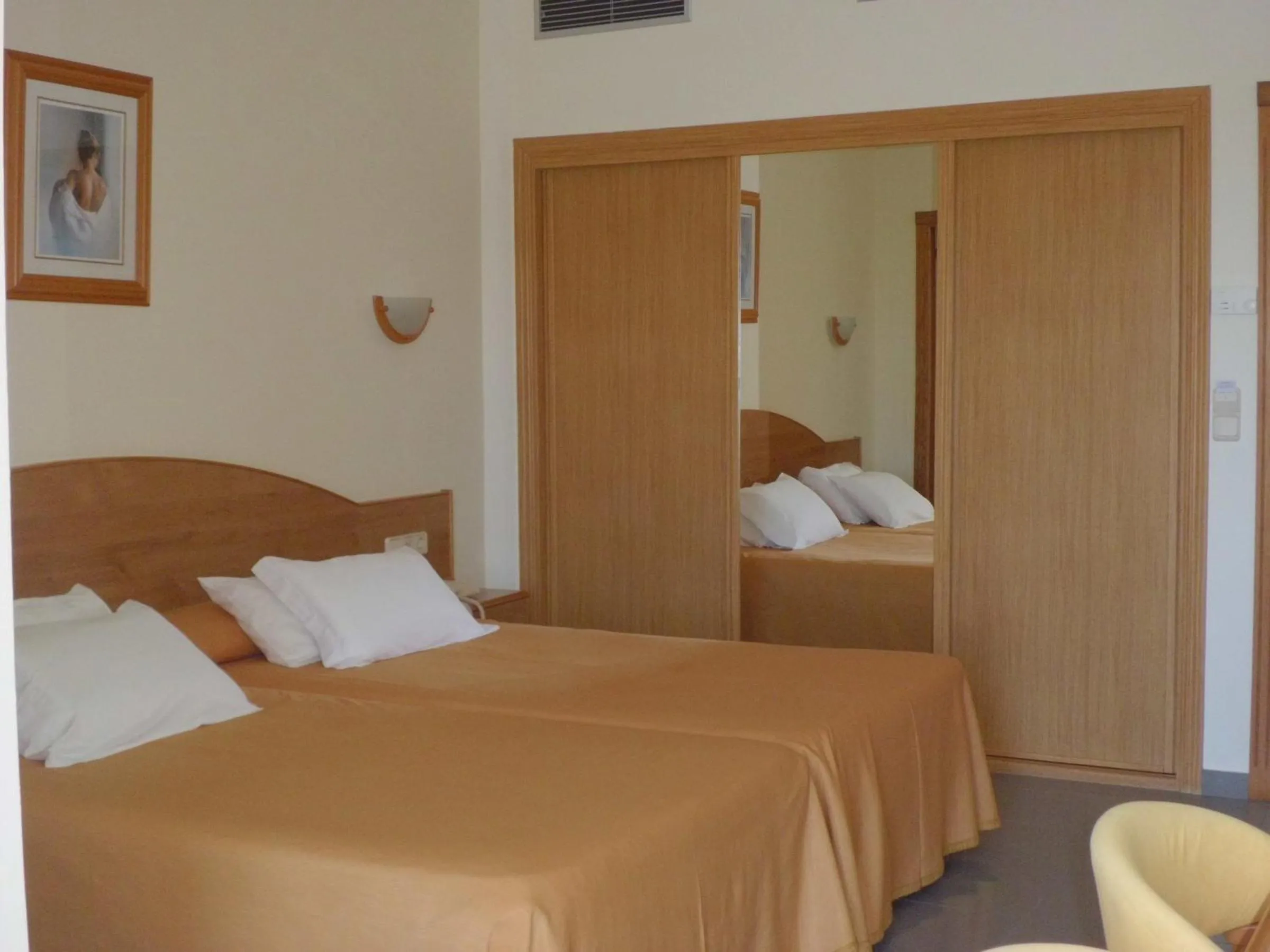 Photo of the whole room in Hotel Brisa da Lanzada