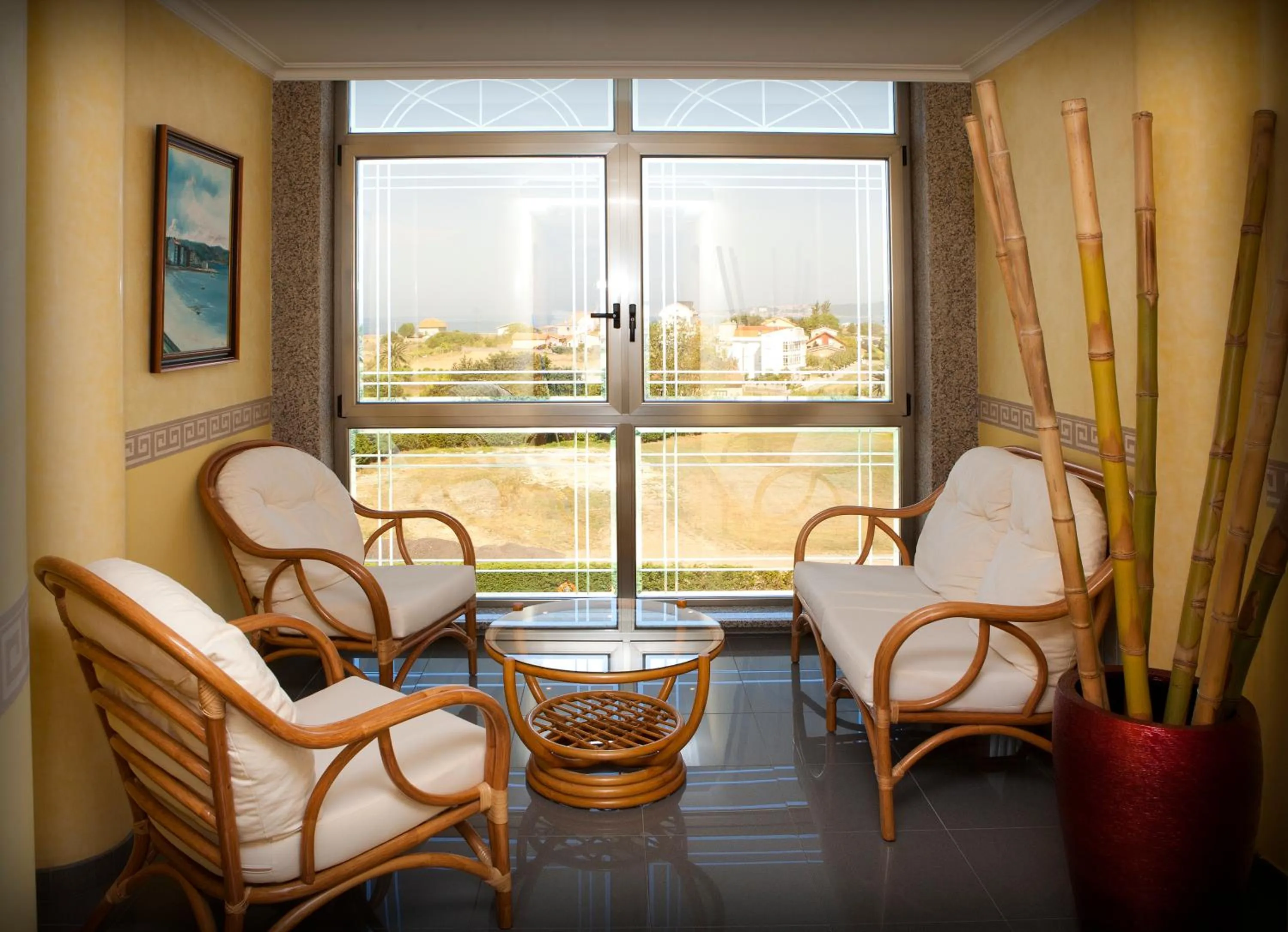 Seating area in Hotel Brisa da Lanzada