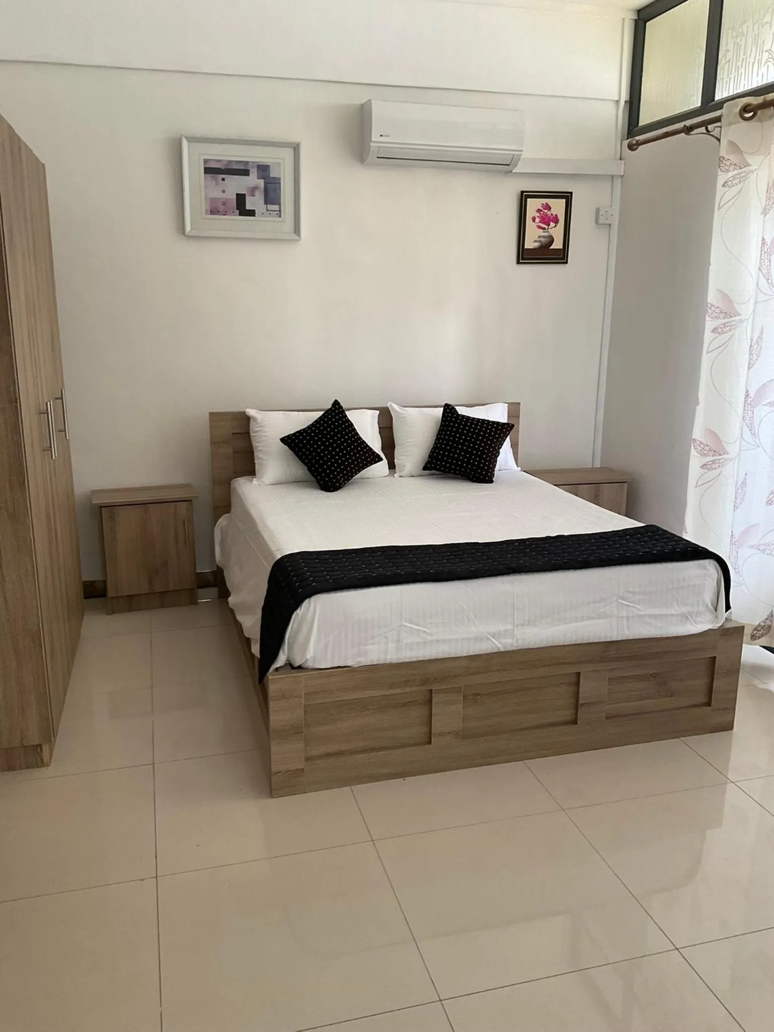 Bed in Mahe Holiday Resort