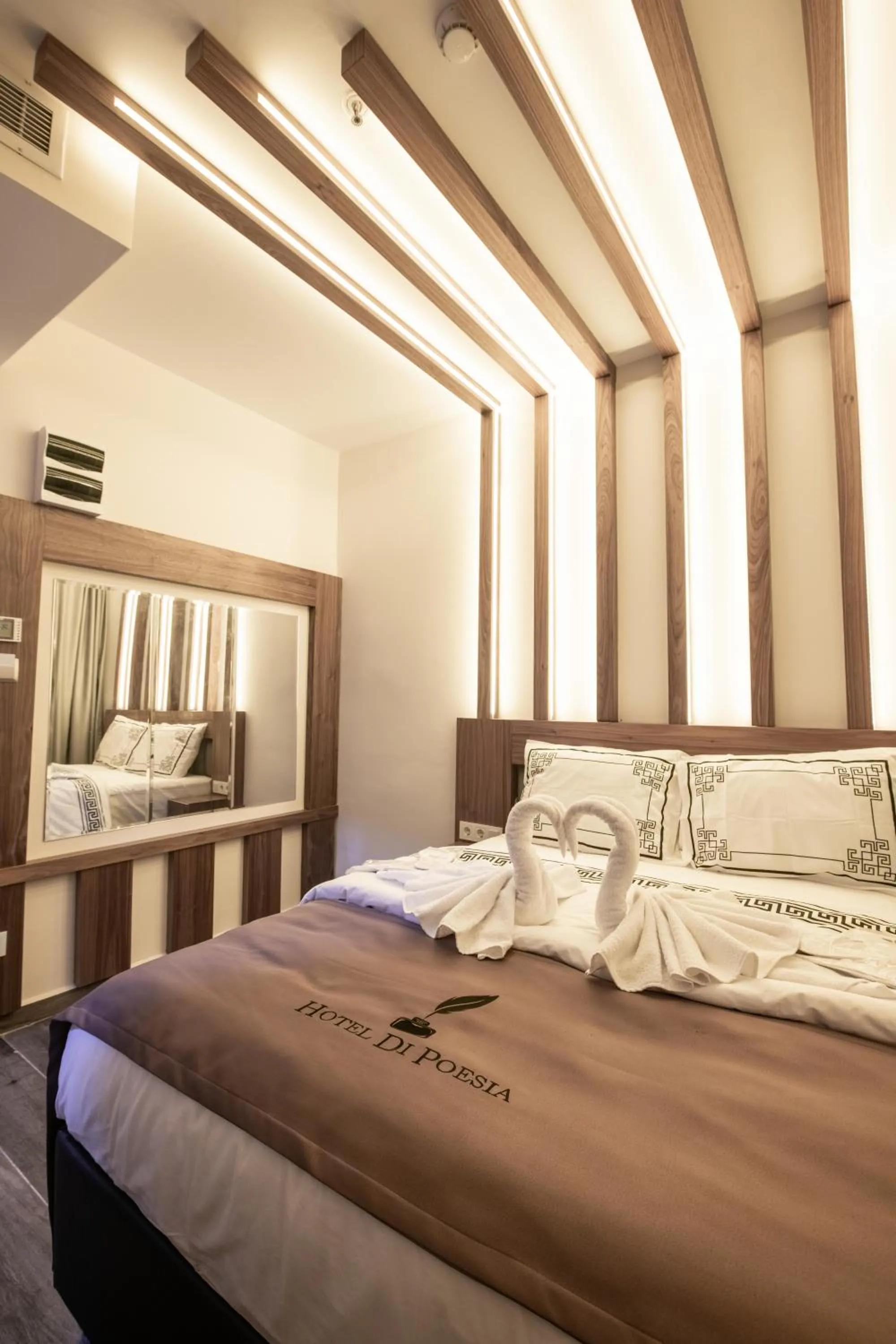 Bedroom in hotel di poesia deluxe