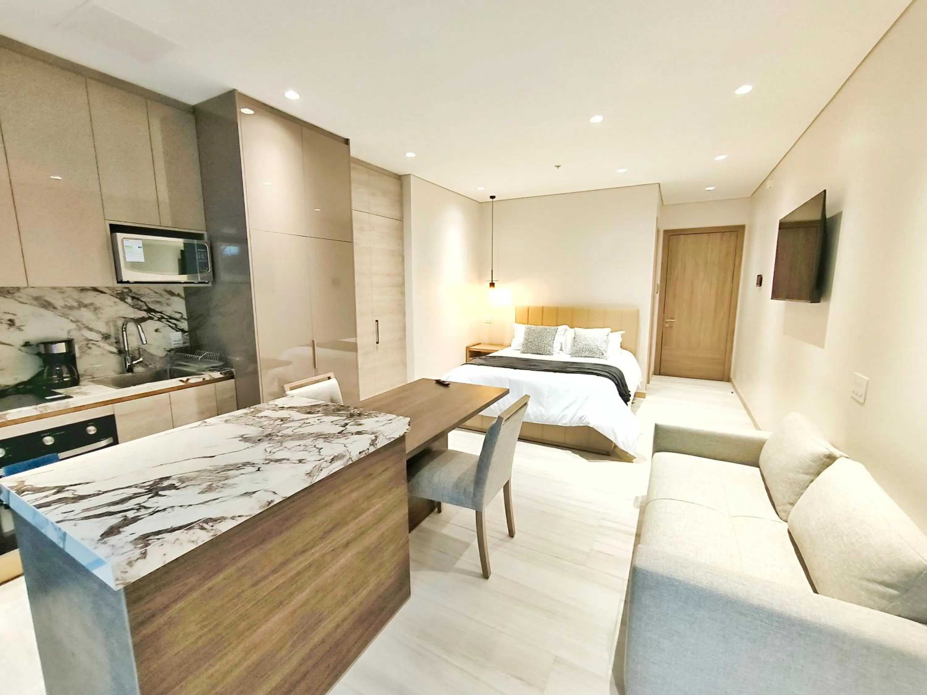 TV and multimedia, Bed in New Coliving Ecuador Luxury Residences