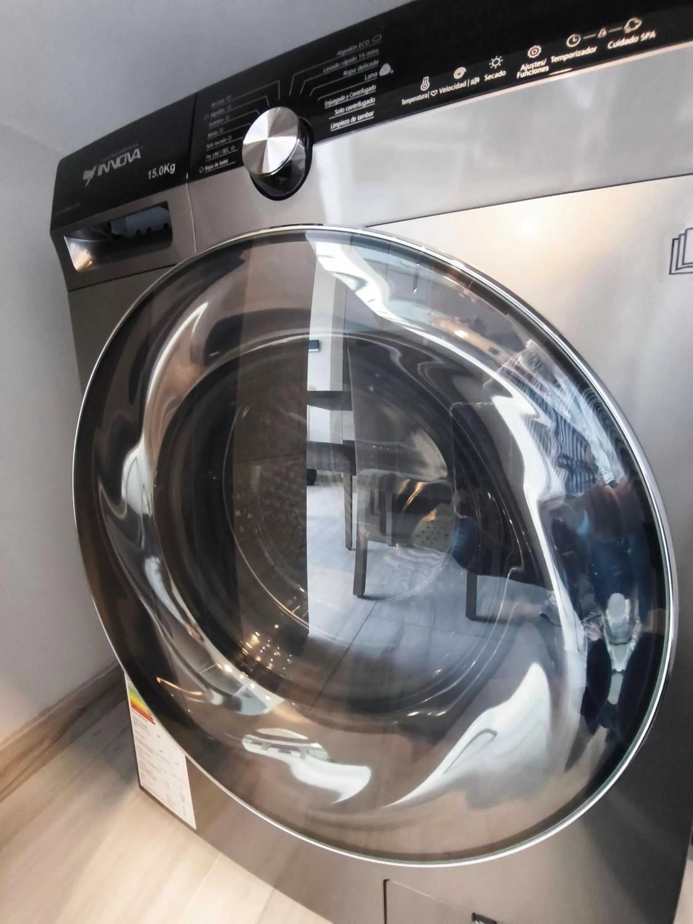 washing machine in New Coliving Ecuador Luxury Residences