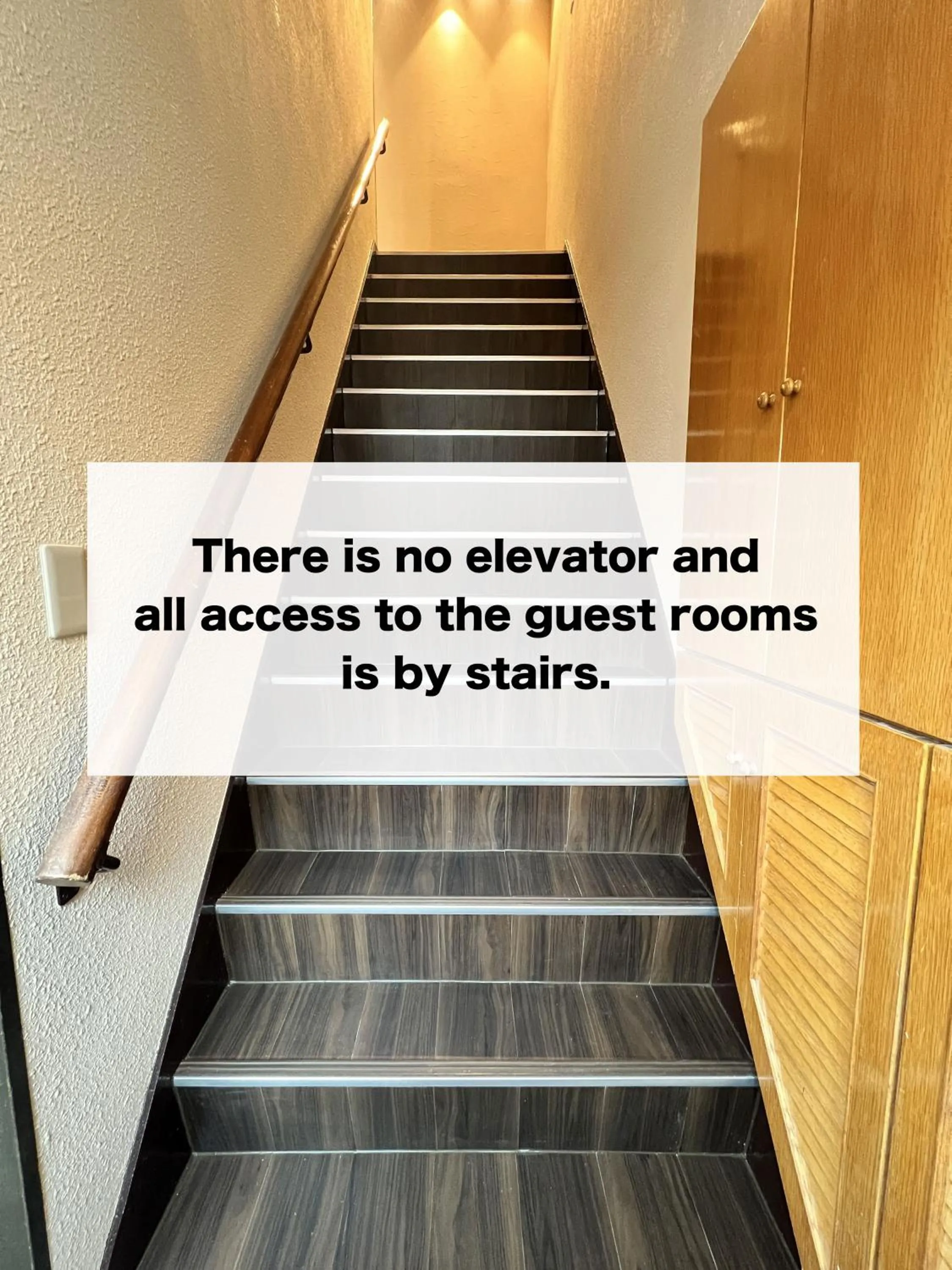 Text overlay in Jinya Sunset Inn by Murasaki